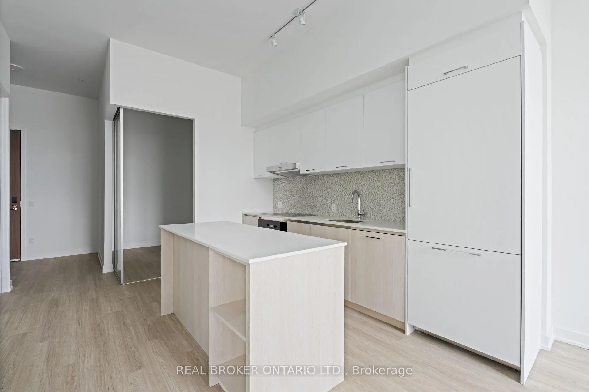 Photo 12 of Unit 104, 8188 Yonge Street, Vaughan, Uplands — HOMEH