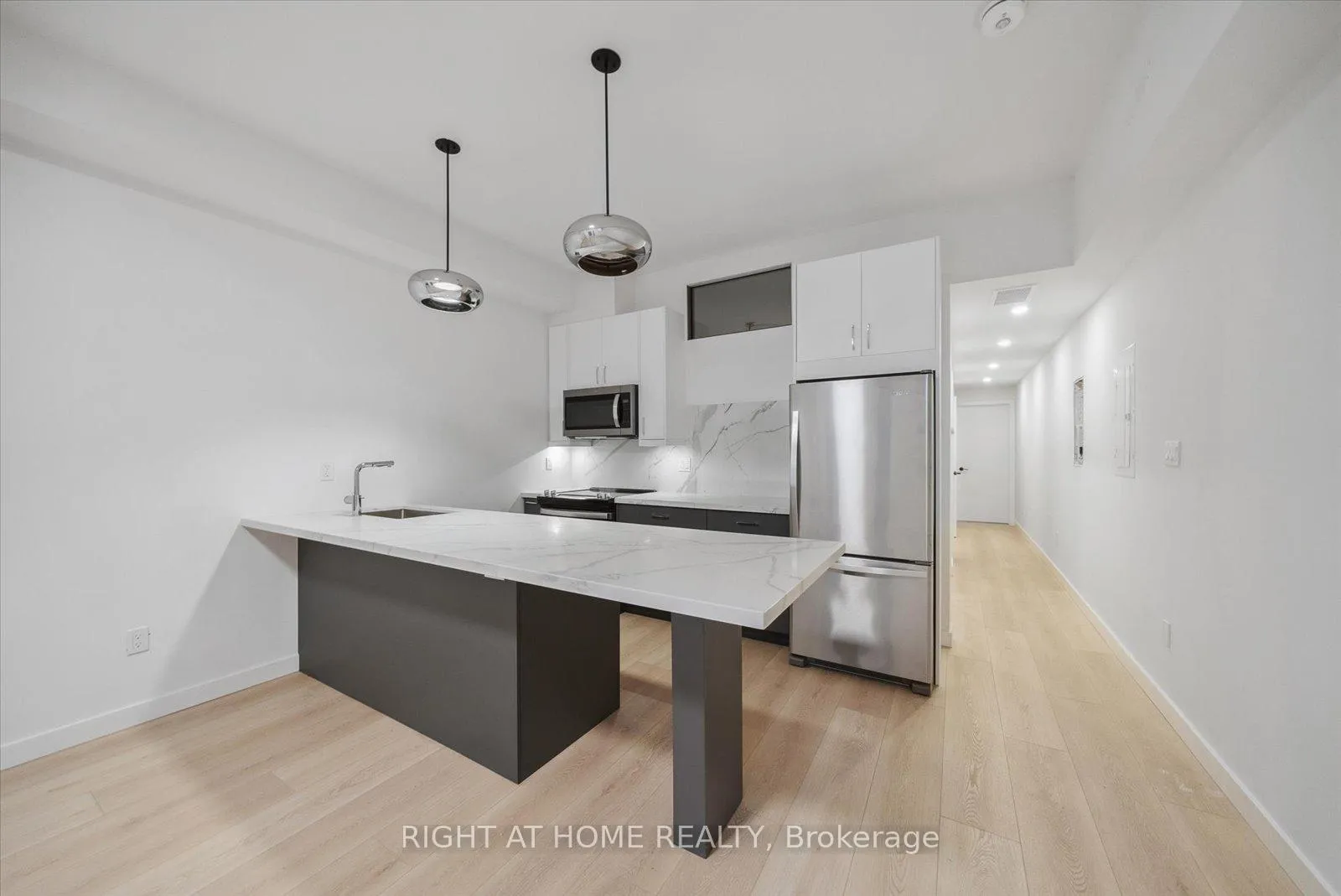 Photo 5 of Unit 1, 367 Howland Avenue, Toronto, Casa Loma — HOMEH