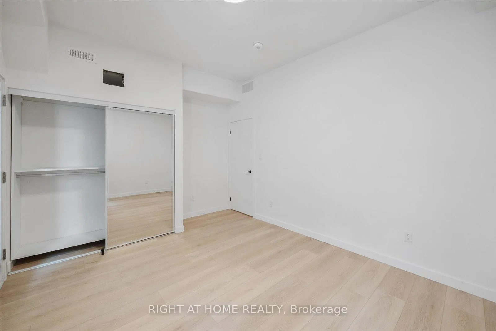 Photo 7 of Unit 1, 367 Howland Avenue, Toronto, Casa Loma — HOMEH