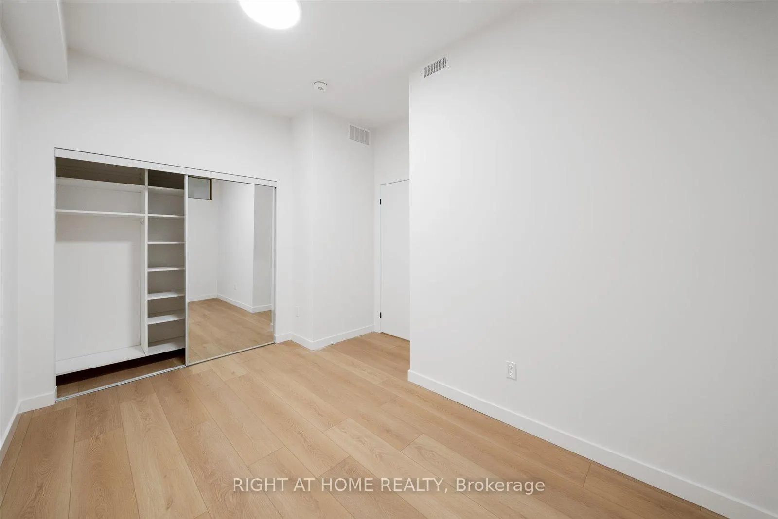 Photo 8 of Unit 1, 367 Howland Avenue, Toronto, Casa Loma — HOMEH