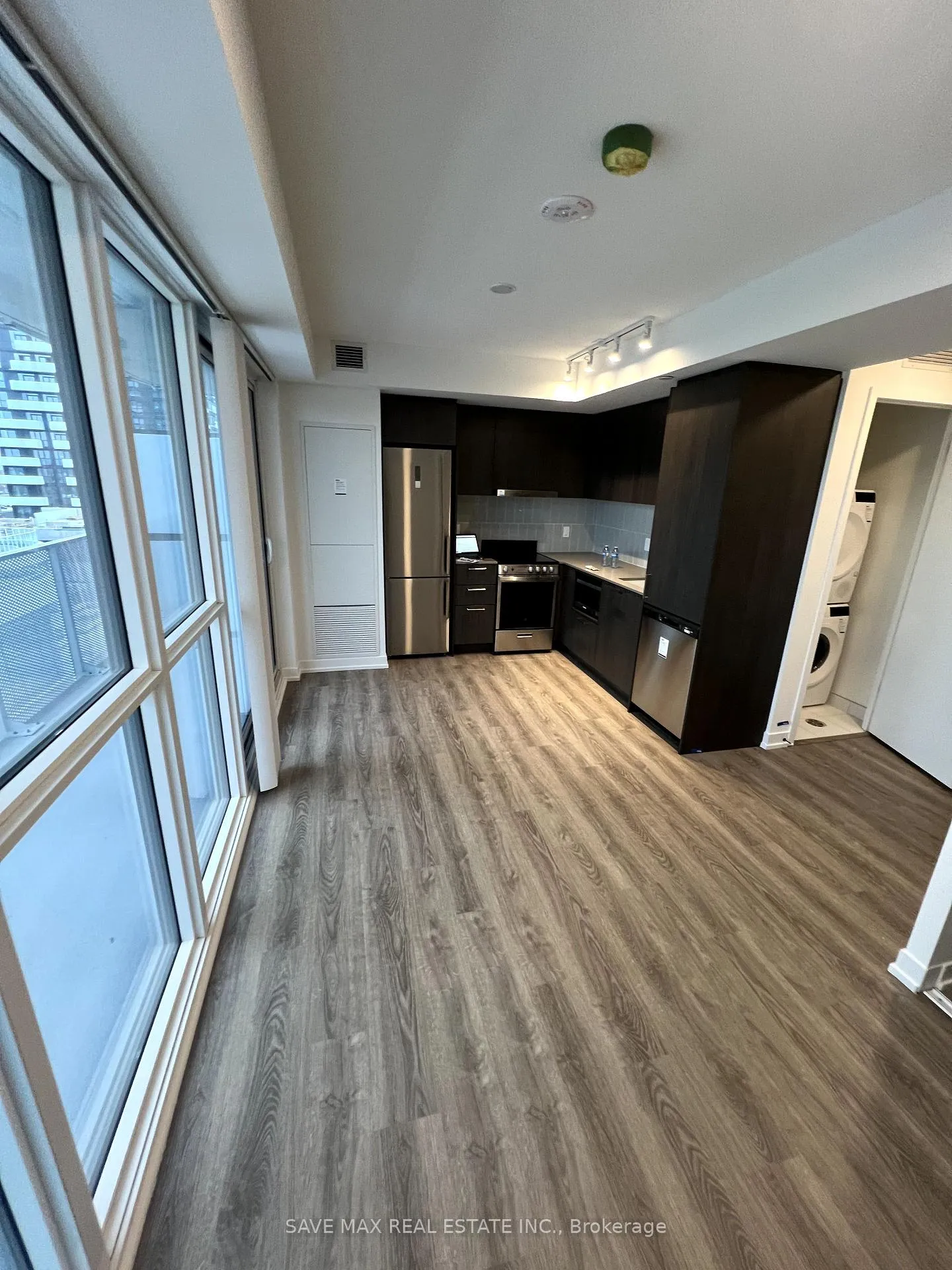 Photo 4 of Unit 912, 195 Commerce Street, Vaughan, Vaughan Corporate Centre — HOMEH