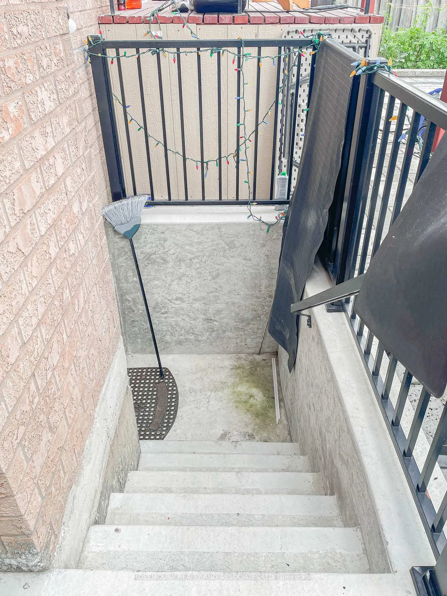 Photo 2 of 101 Gennela Square, Scarborough, Rouge — HOMEH