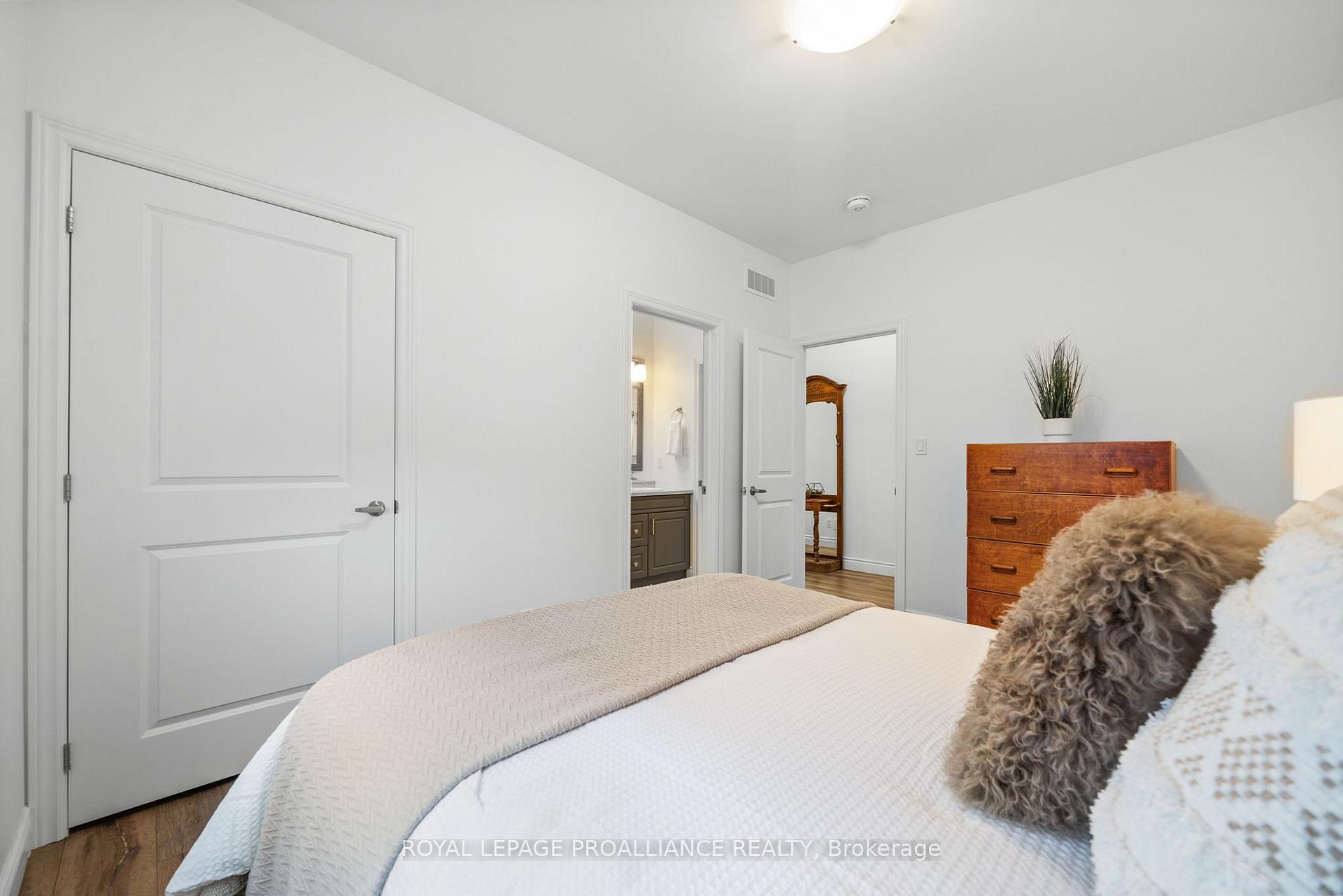 Photo 21 of 119 Sienna Avenue, Belleville, Belleville Ward — HOMEH