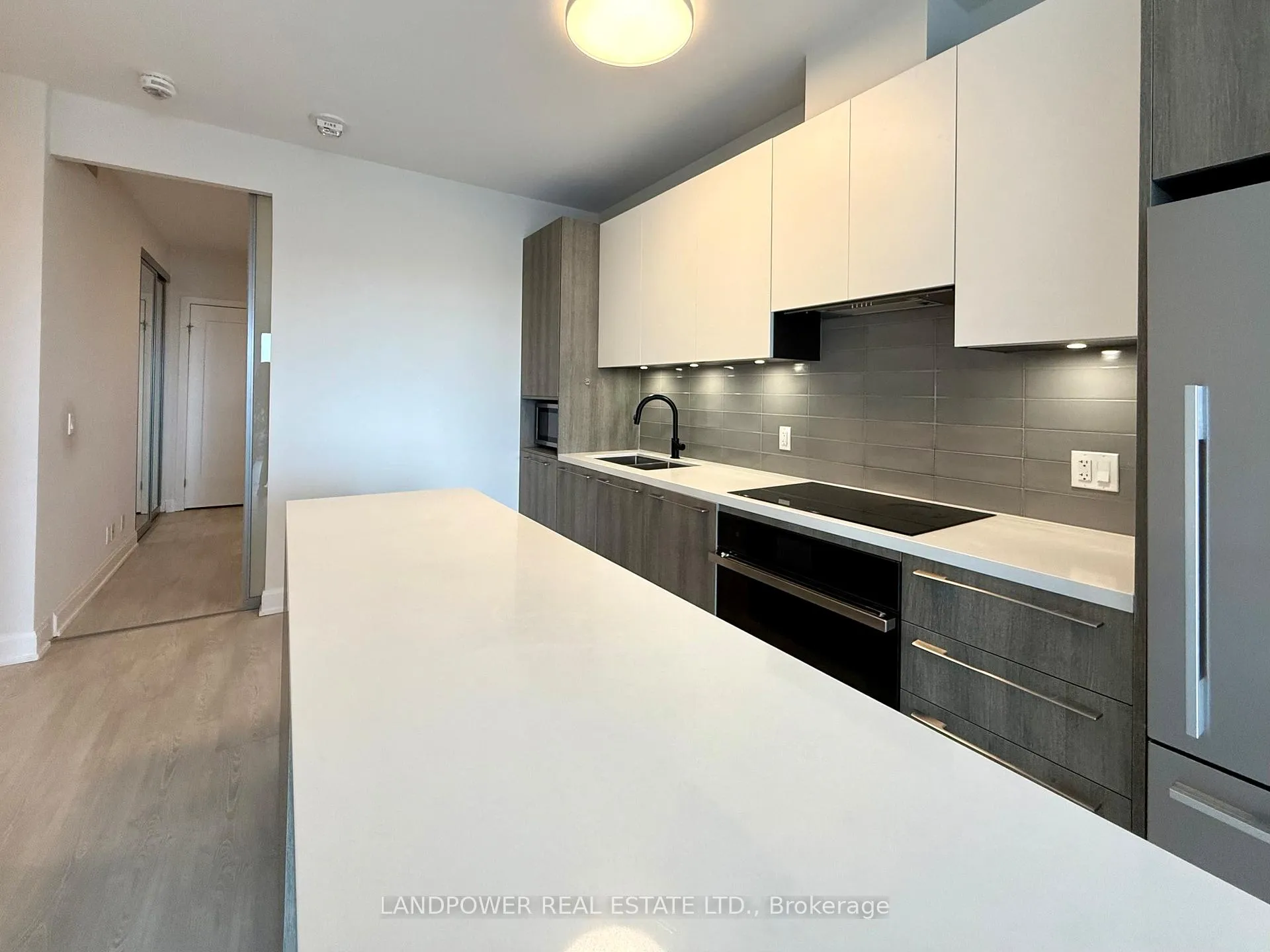 Photo 5 of Unit 1009, 38 Water Walk Drive, Markham, Unionville — HOMEH