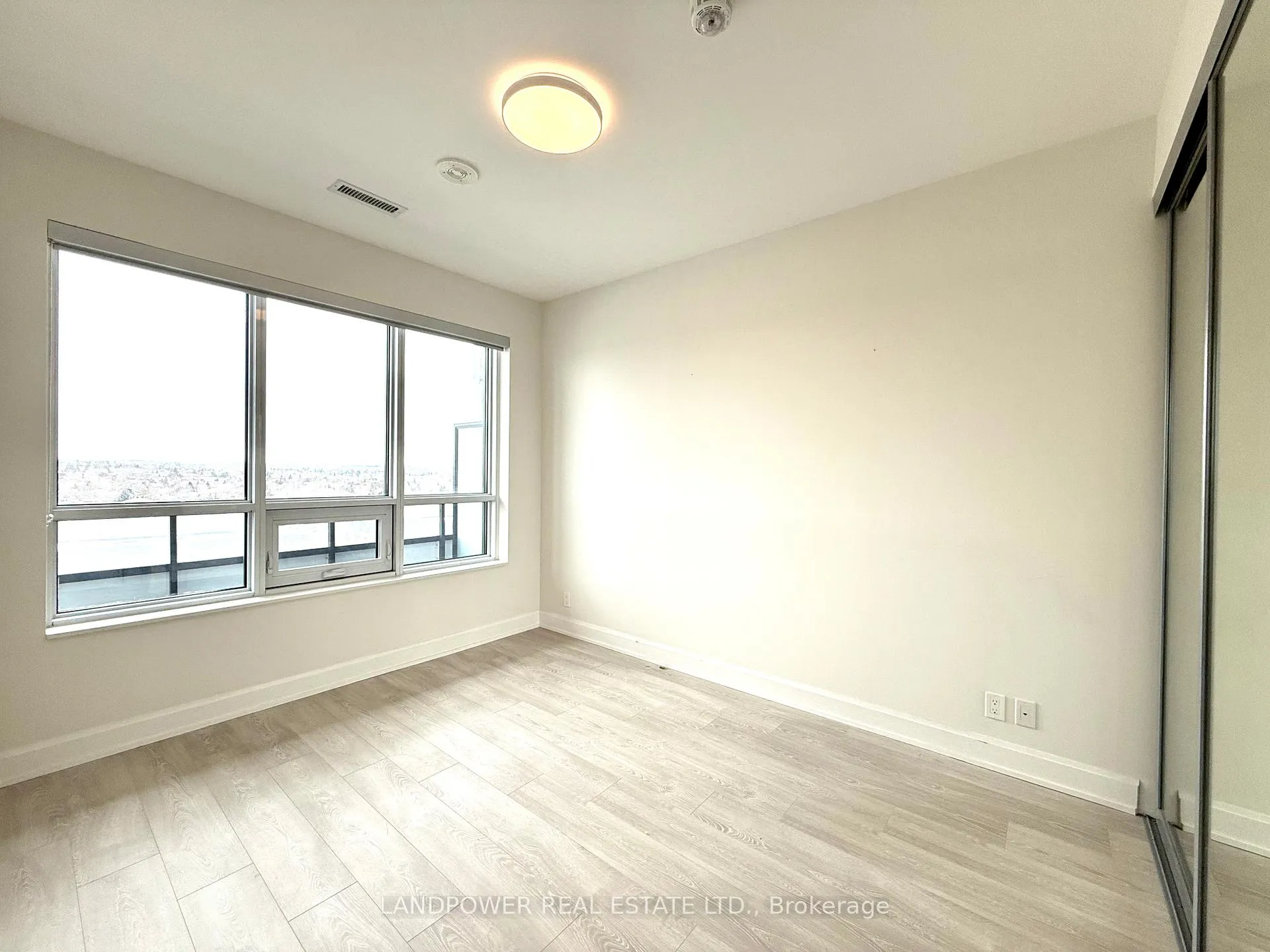 Photo 7 of Unit 1009, 38 Water Walk Drive, Markham, Unionville — HOMEH
