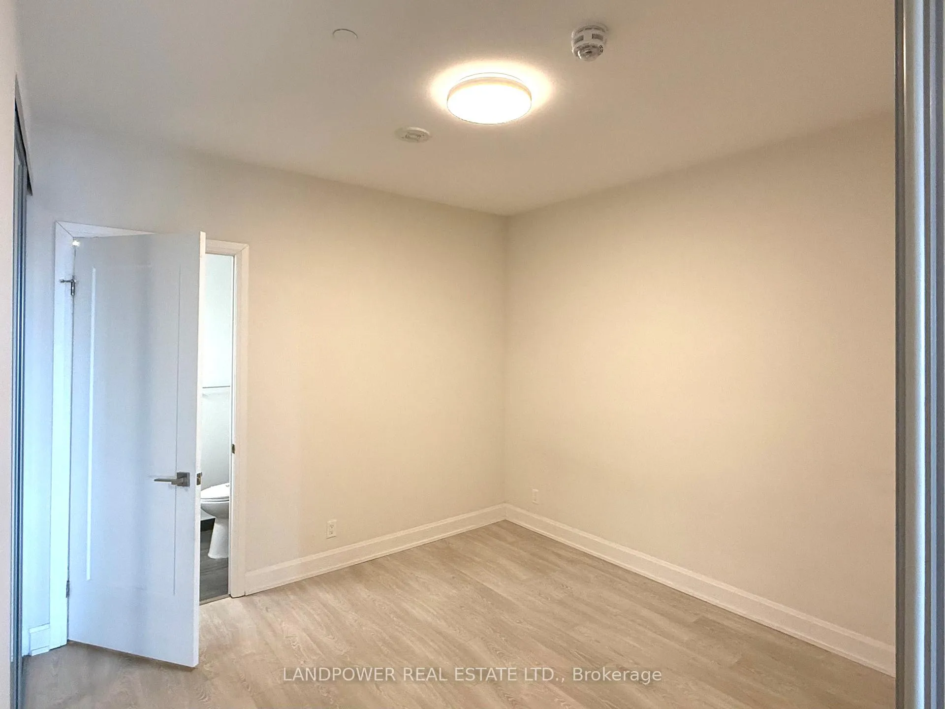 Photo 10 of Unit 1009, 38 Water Walk Drive, Markham, Unionville — HOMEH