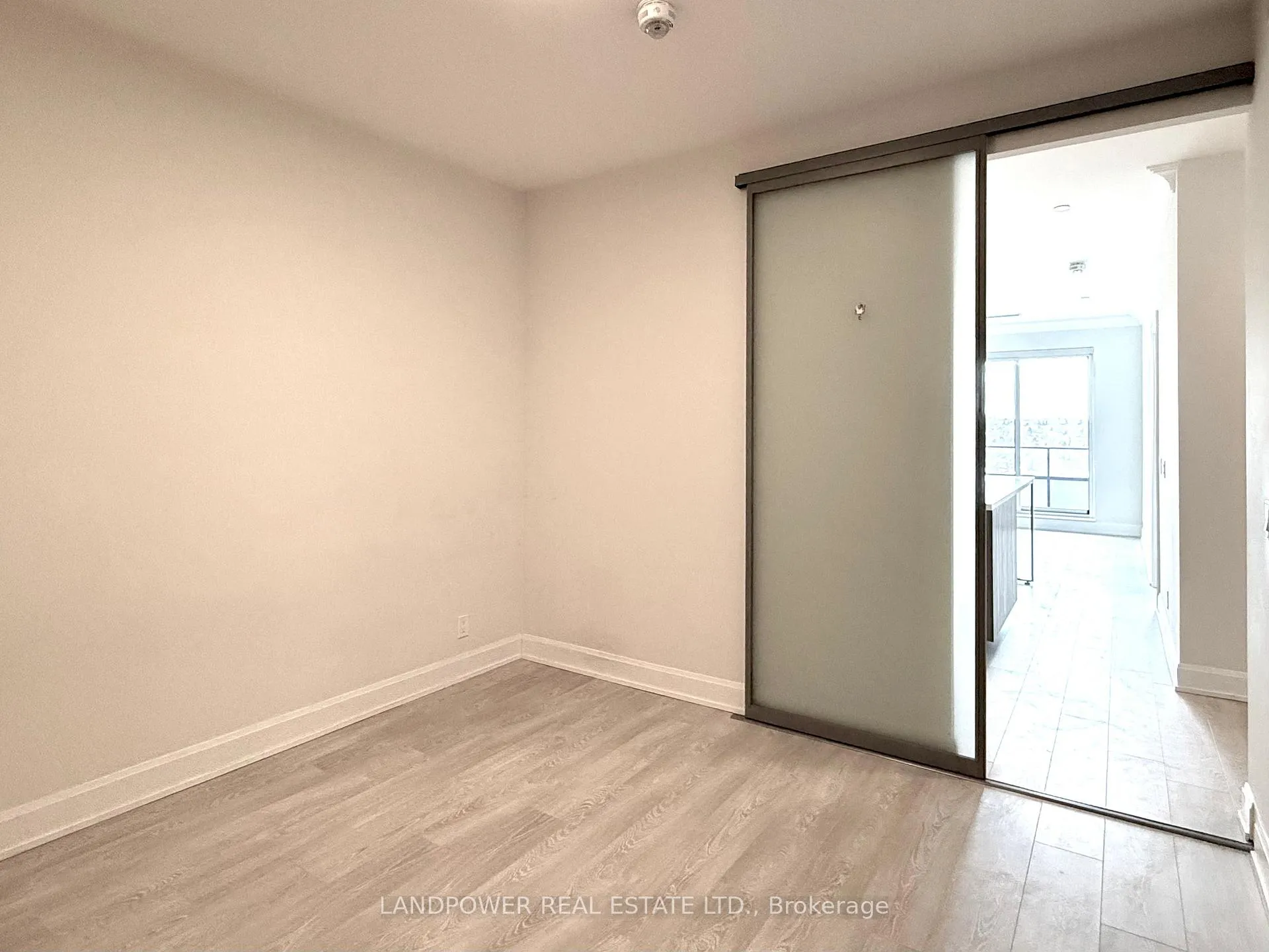 Photo 11 of Unit 1009, 38 Water Walk Drive, Markham, Unionville — HOMEH