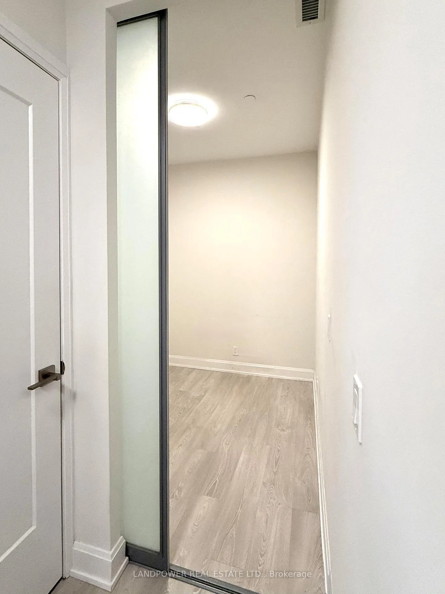 Photo 13 of Unit 1009, 38 Water Walk Drive, Markham, Unionville — HOMEH