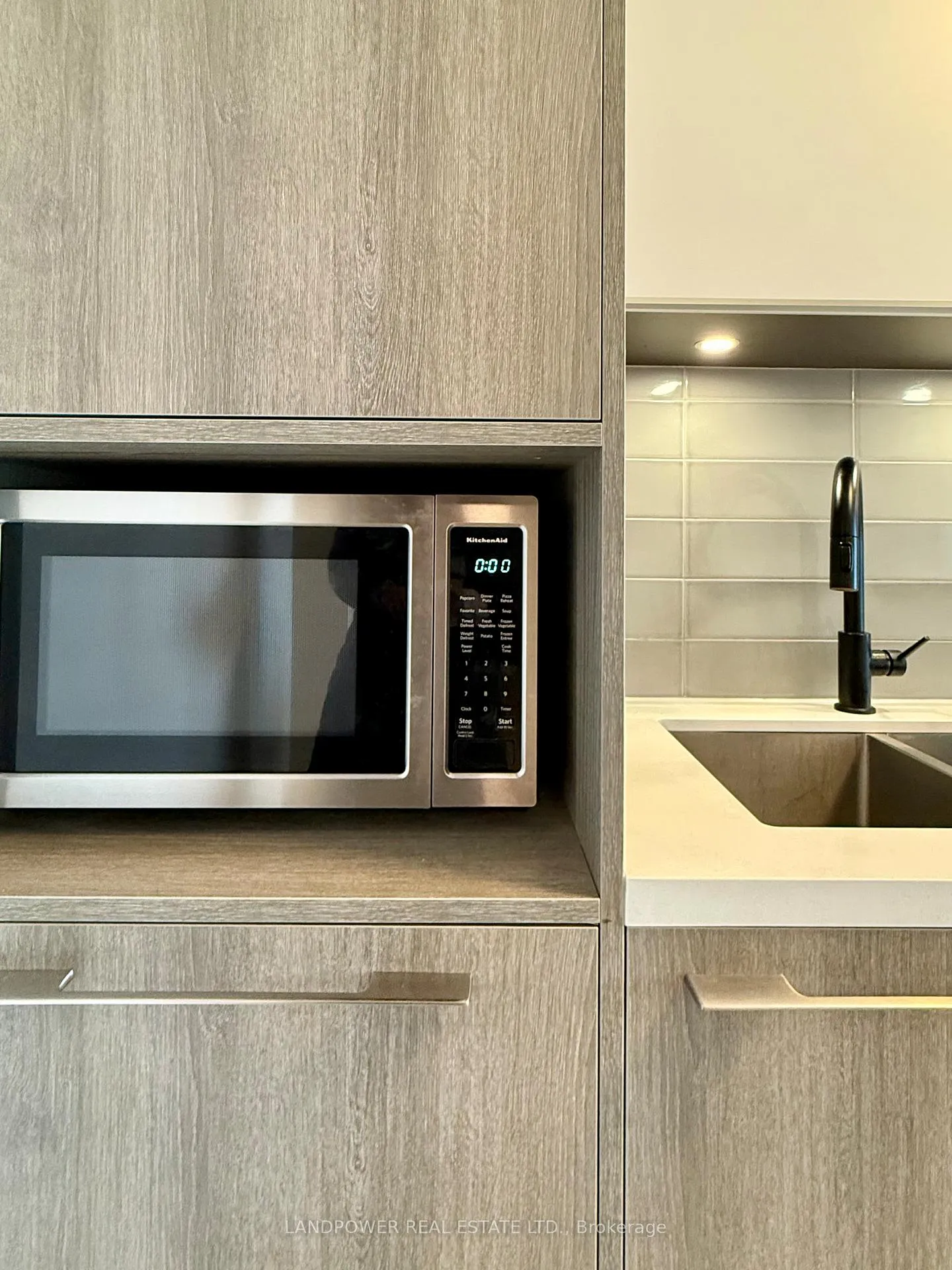 Photo 16 of Unit 1009, 38 Water Walk Drive, Markham, Unionville — HOMEH
