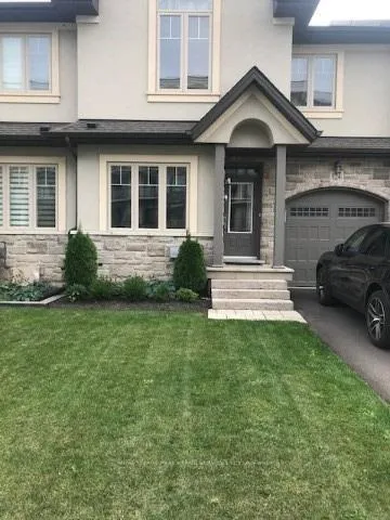 Front of 124 Shoreview Place