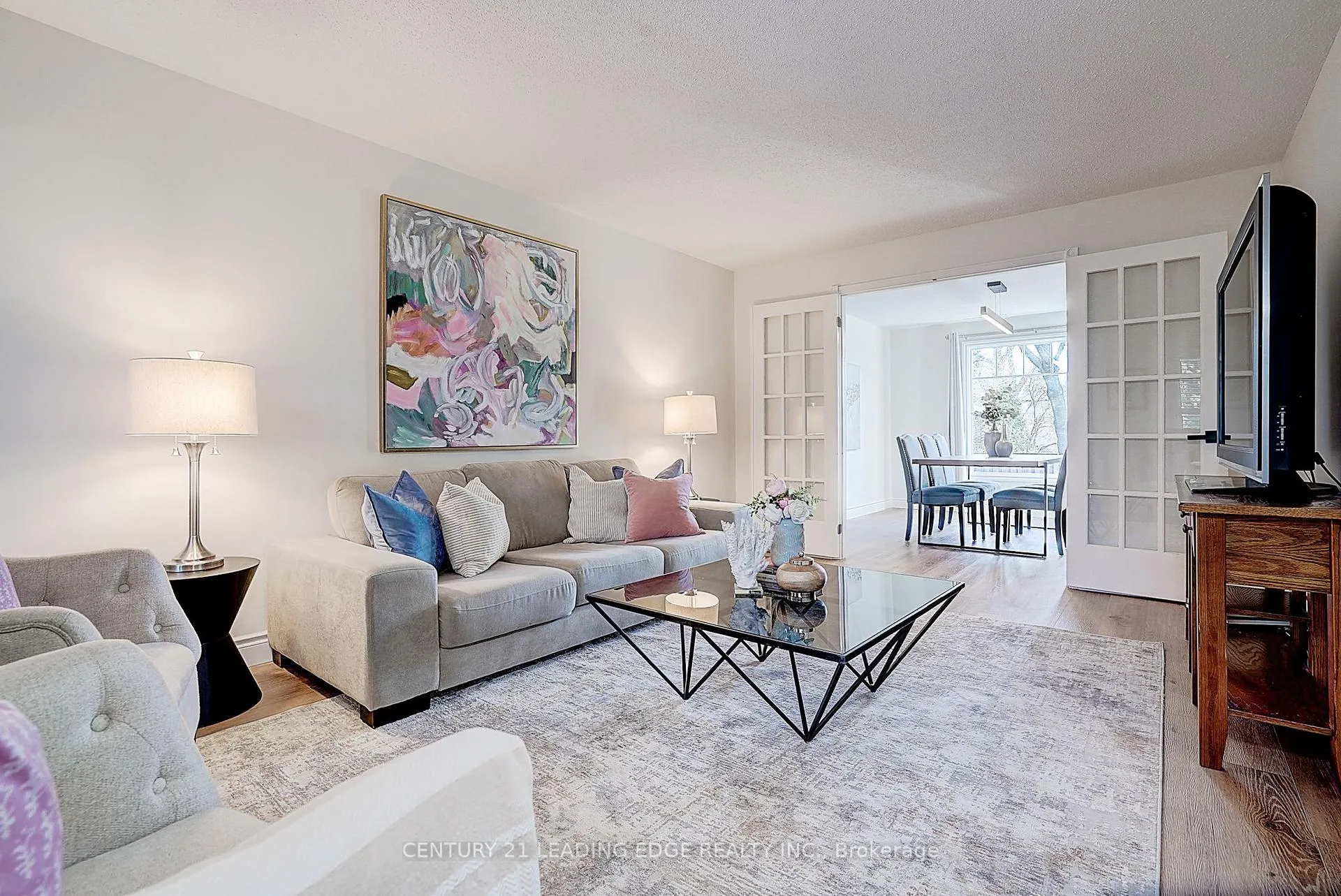 Photo 10 of 19 Meyer Circle, Markham, Markham Village — HOMEH