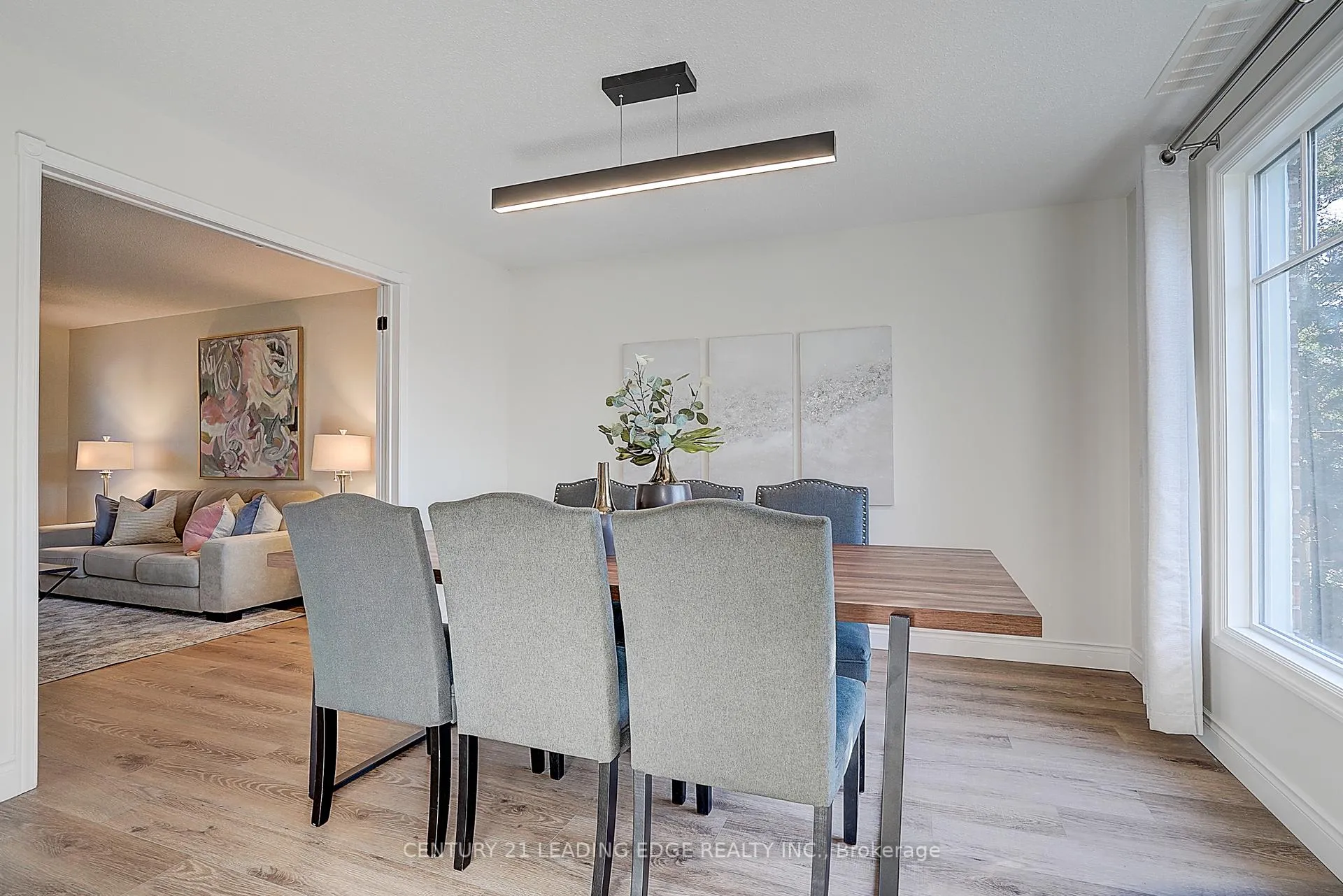 Photo 11 of 19 Meyer Circle, Markham, Markham Village — HOMEH
