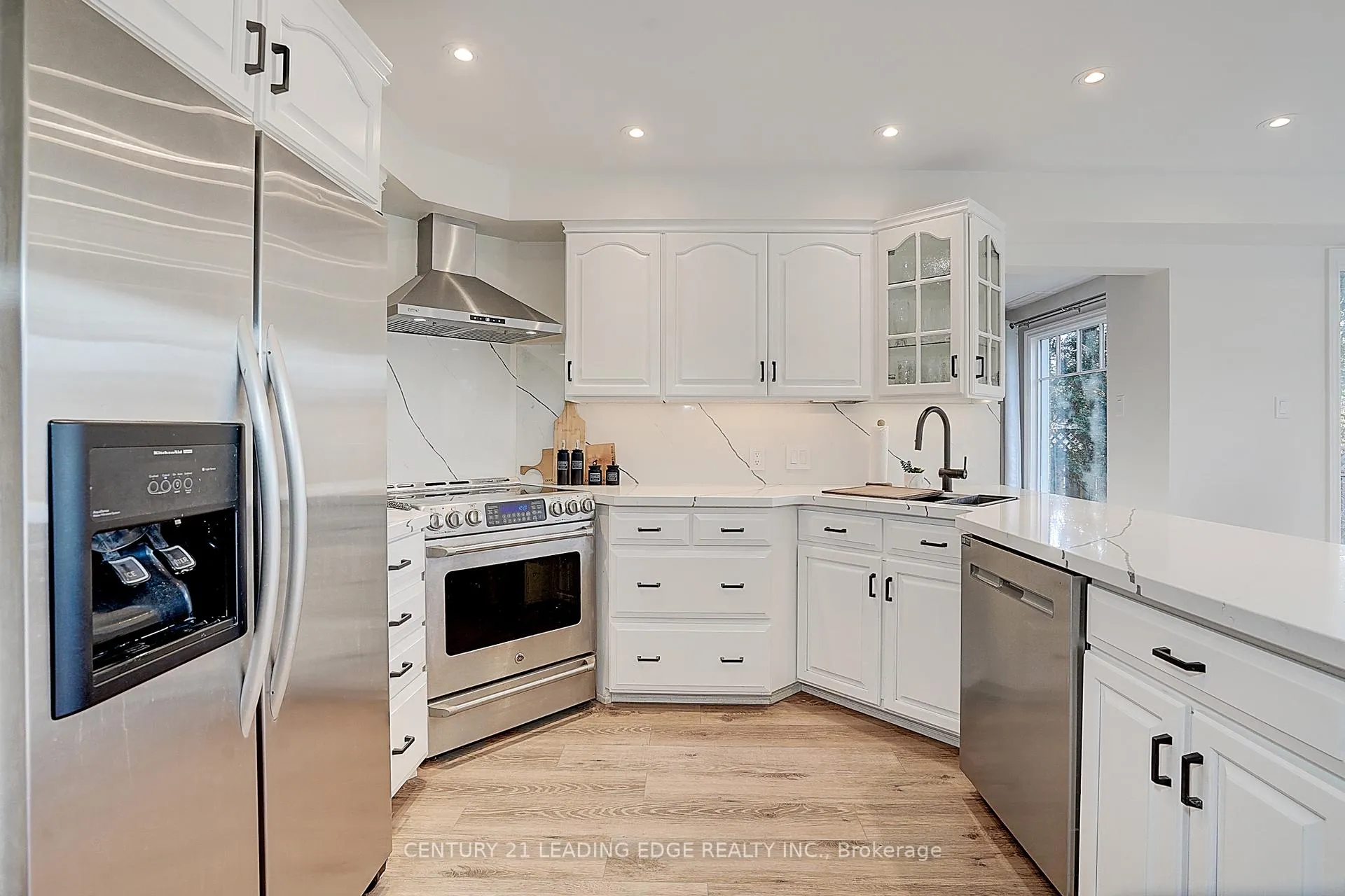 Photo 16 of 19 Meyer Circle, Markham, Markham Village — HOMEH