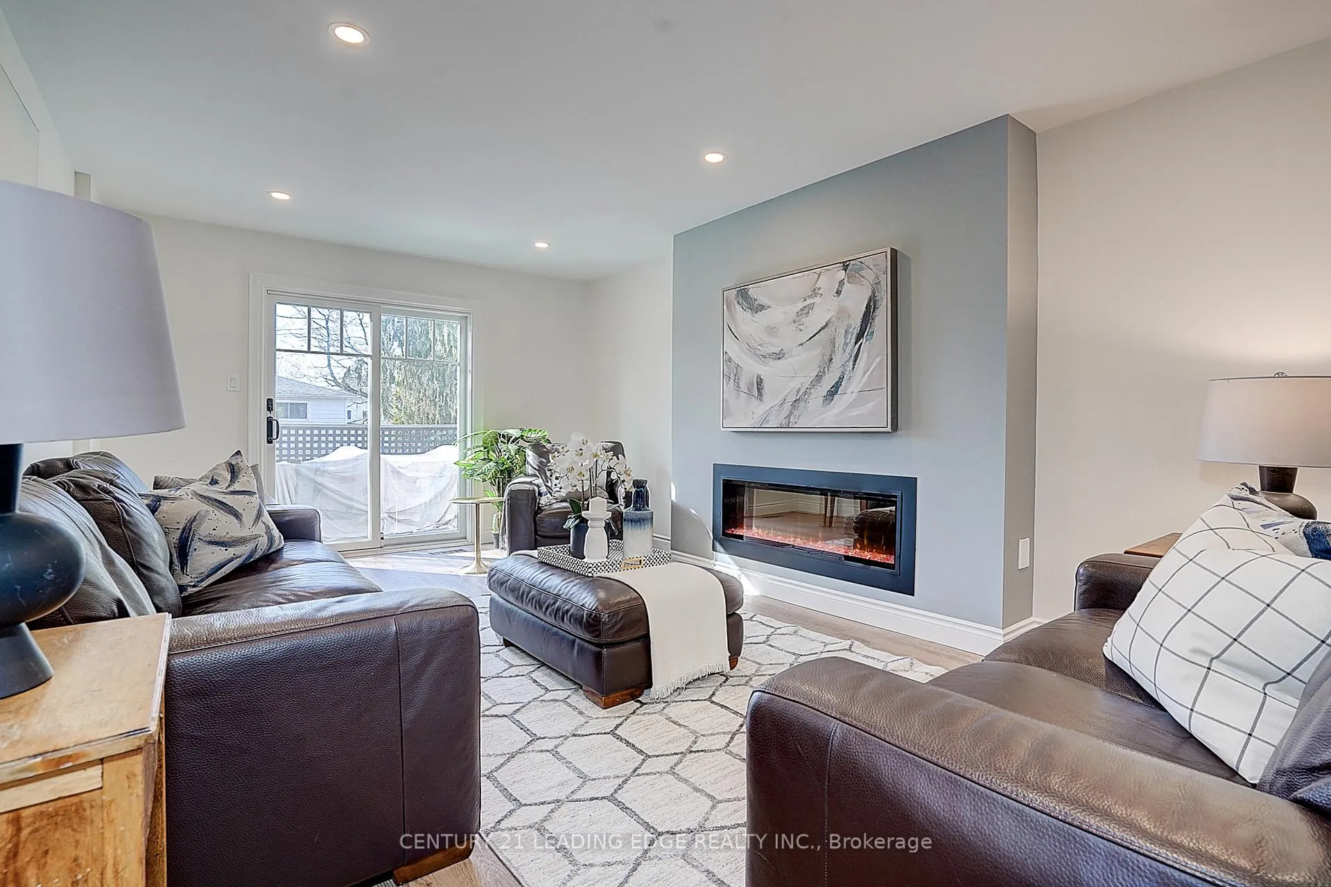 Photo 18 of 19 Meyer Circle, Markham, Markham Village — HOMEH