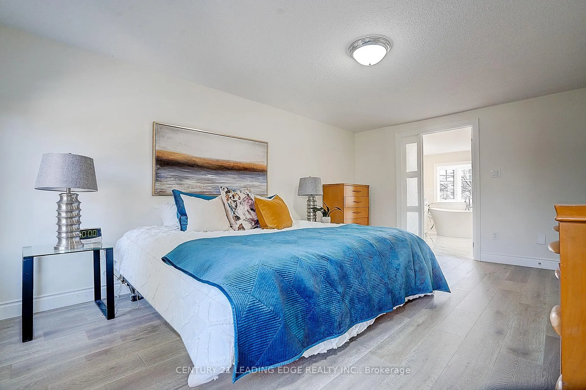 Photo 24 of 19 Meyer Circle, Markham, Markham Village — HOMEH