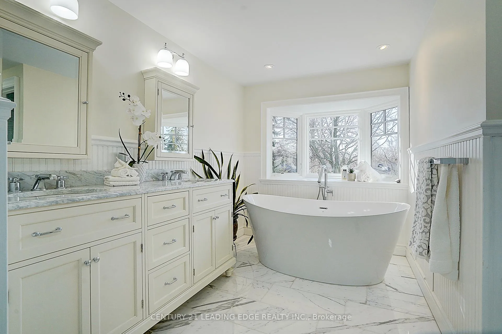 Photo 25 of 19 Meyer Circle, Markham, Markham Village — HOMEH