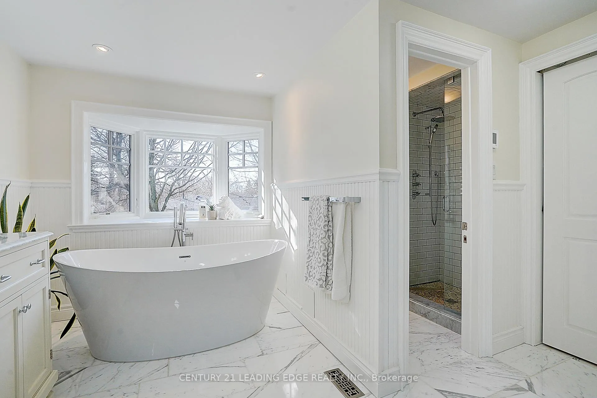 Photo 27 of 19 Meyer Circle, Markham, Markham Village — HOMEH