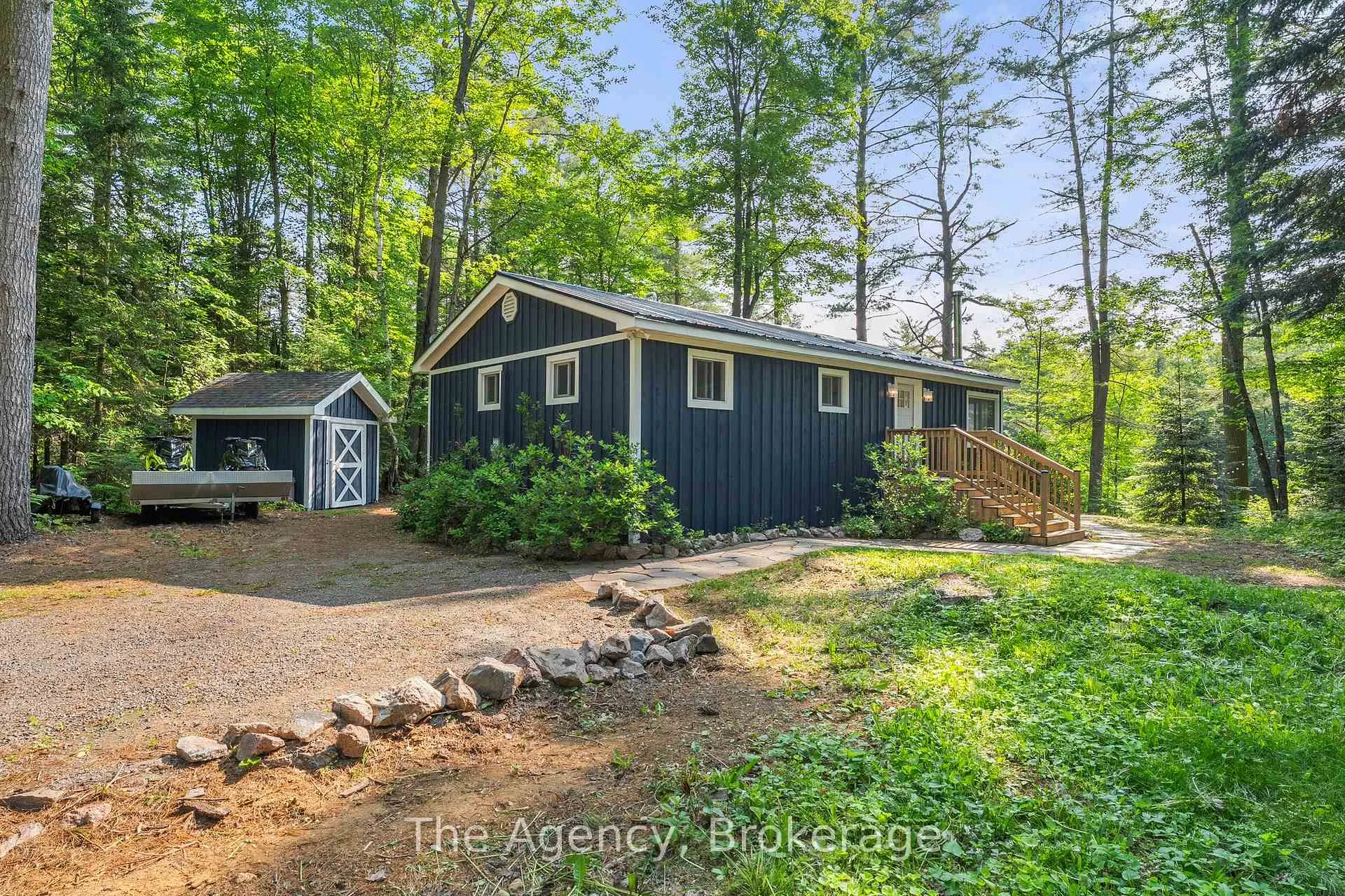 Photo 1 of 1333 Sherwood Forest Road, Bracebridge, Oakley — HOMEH