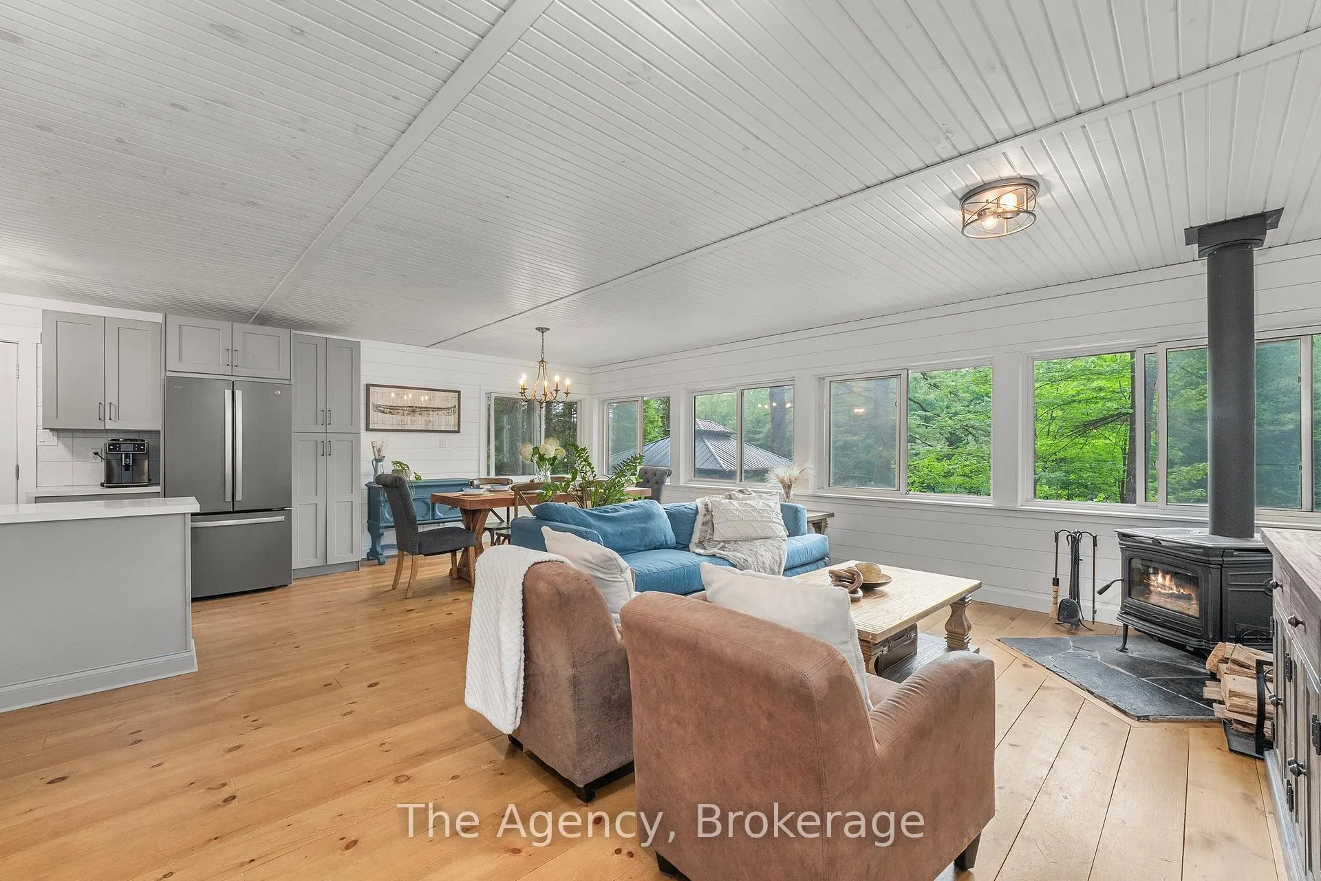 Photo 3 of 1333 Sherwood Forest Road, Bracebridge, Oakley — HOMEH
