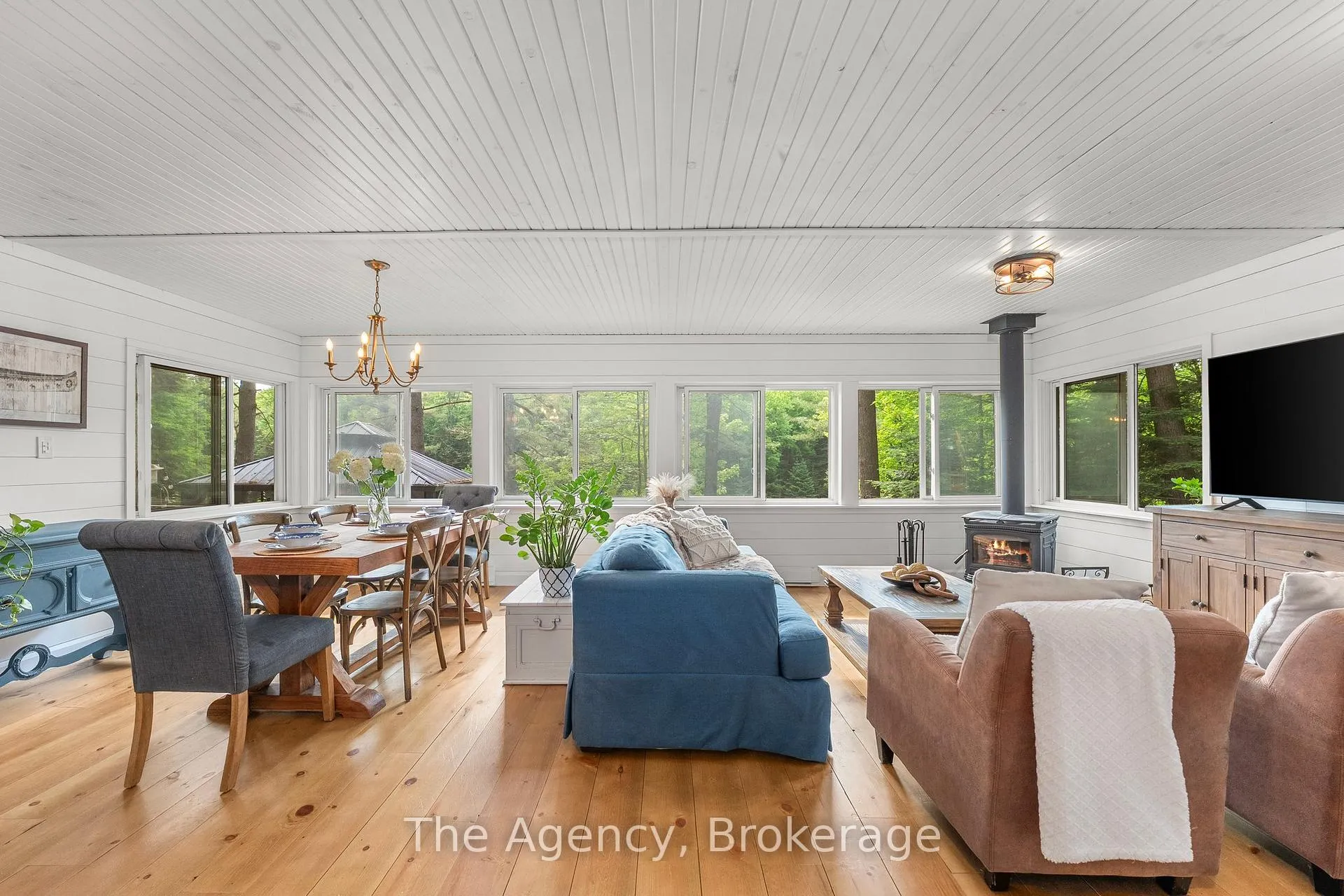 Photo 12 of 1333 Sherwood Forest Road, Bracebridge, Oakley — HOMEH