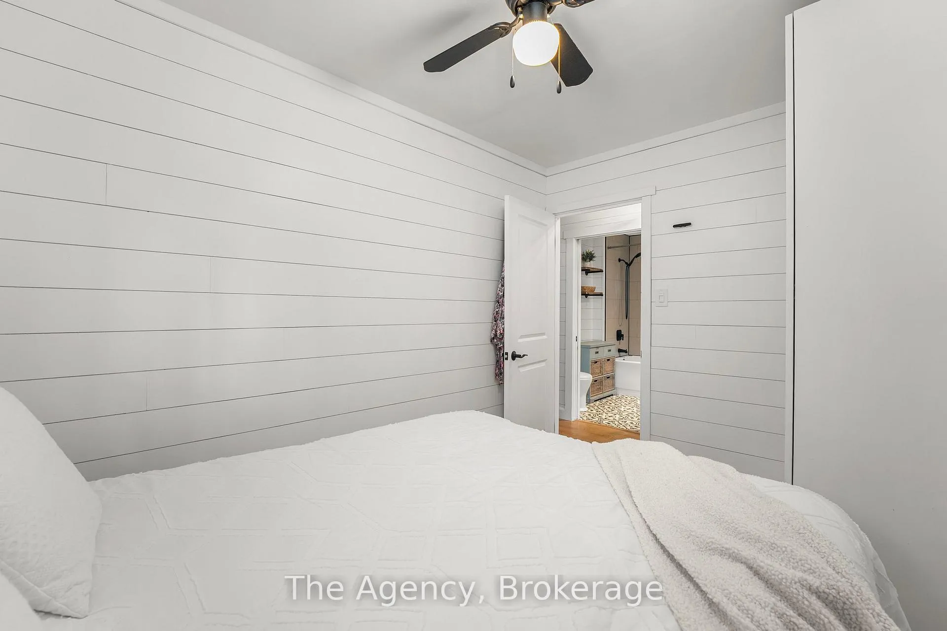 Photo 14 of 1333 Sherwood Forest Road, Bracebridge, Oakley — HOMEH