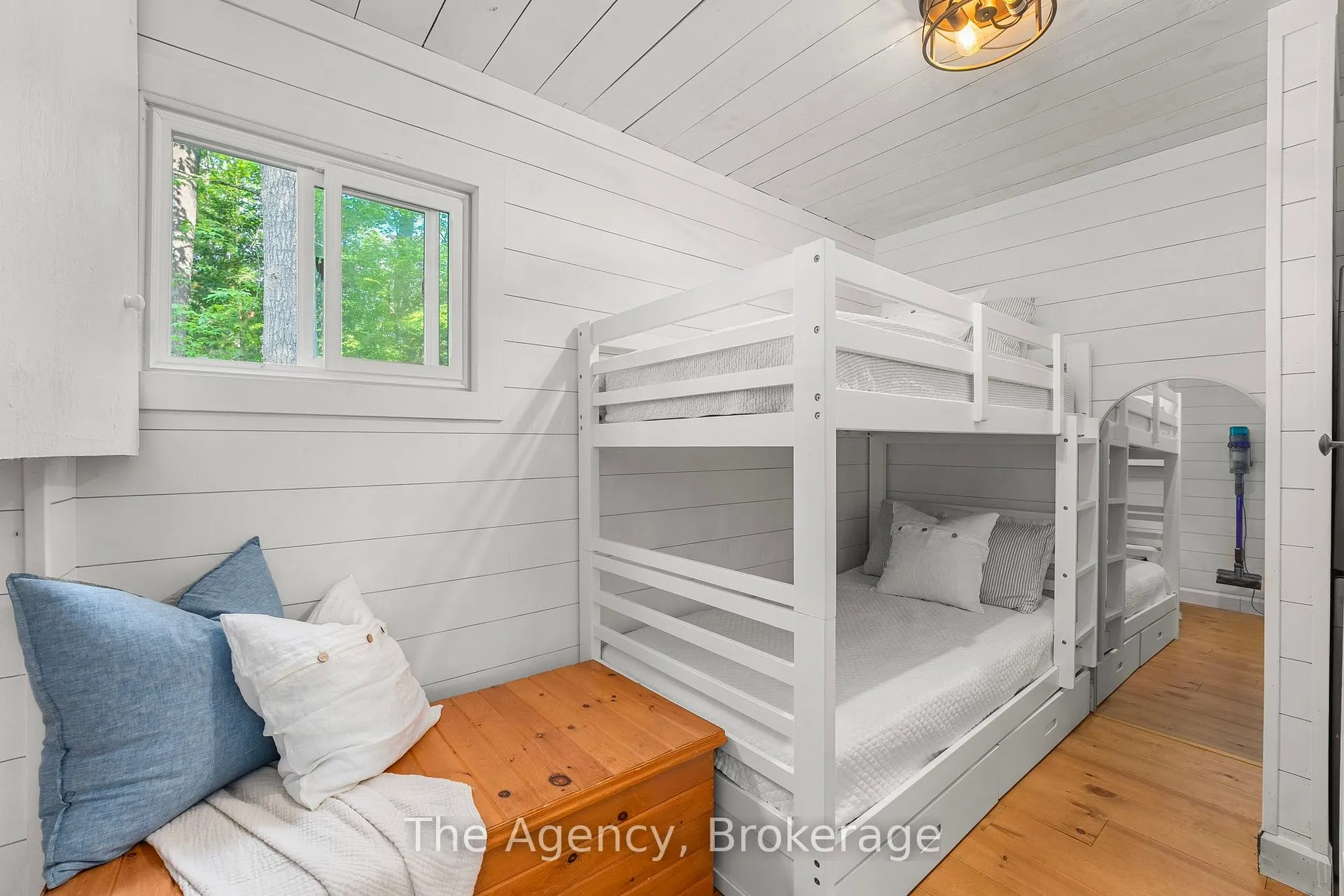 Photo 18 of 1333 Sherwood Forest Road, Bracebridge, Oakley — HOMEH