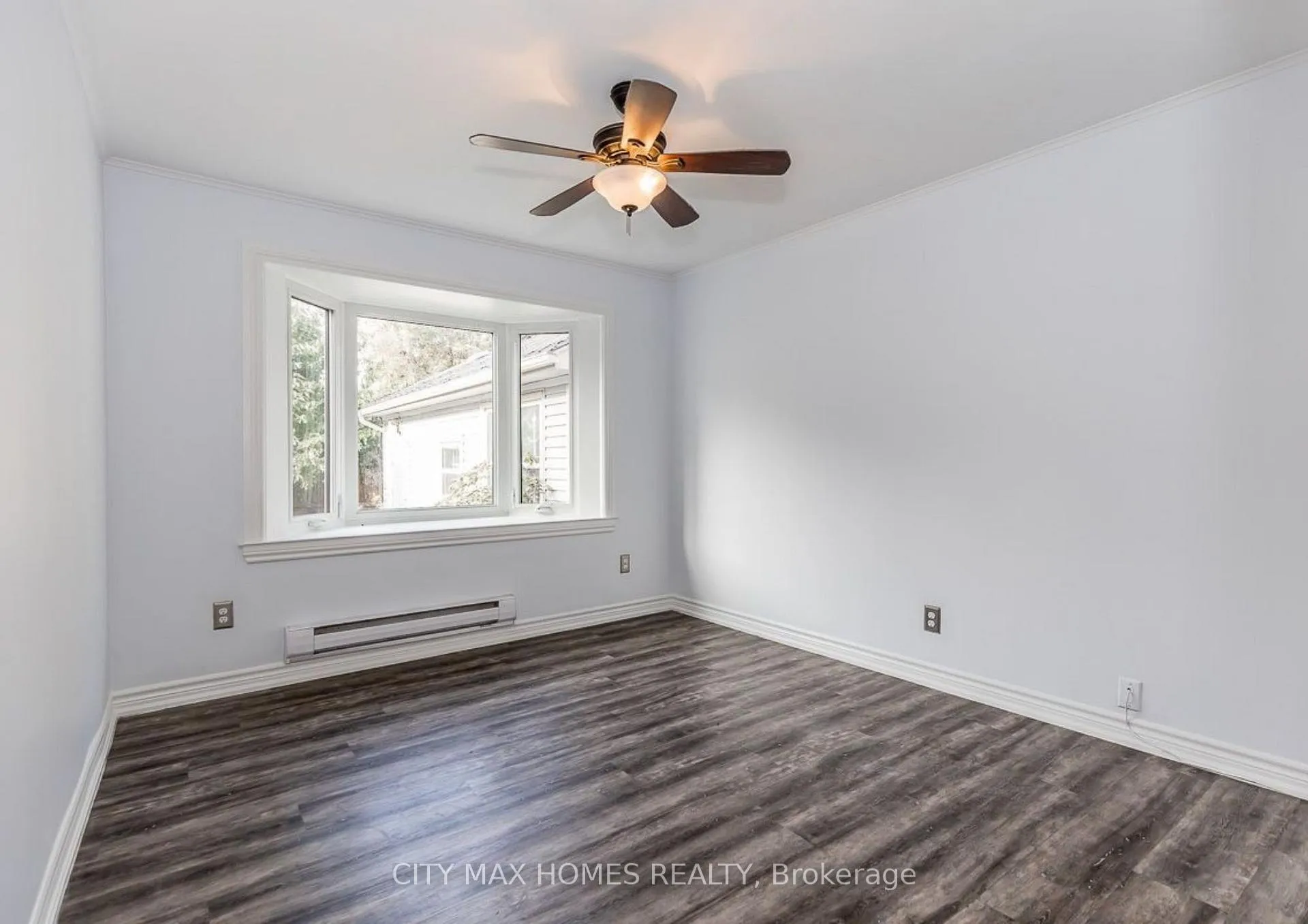 Photo 3 of 45 Glynn Road, Ajax, South West — HOMEH