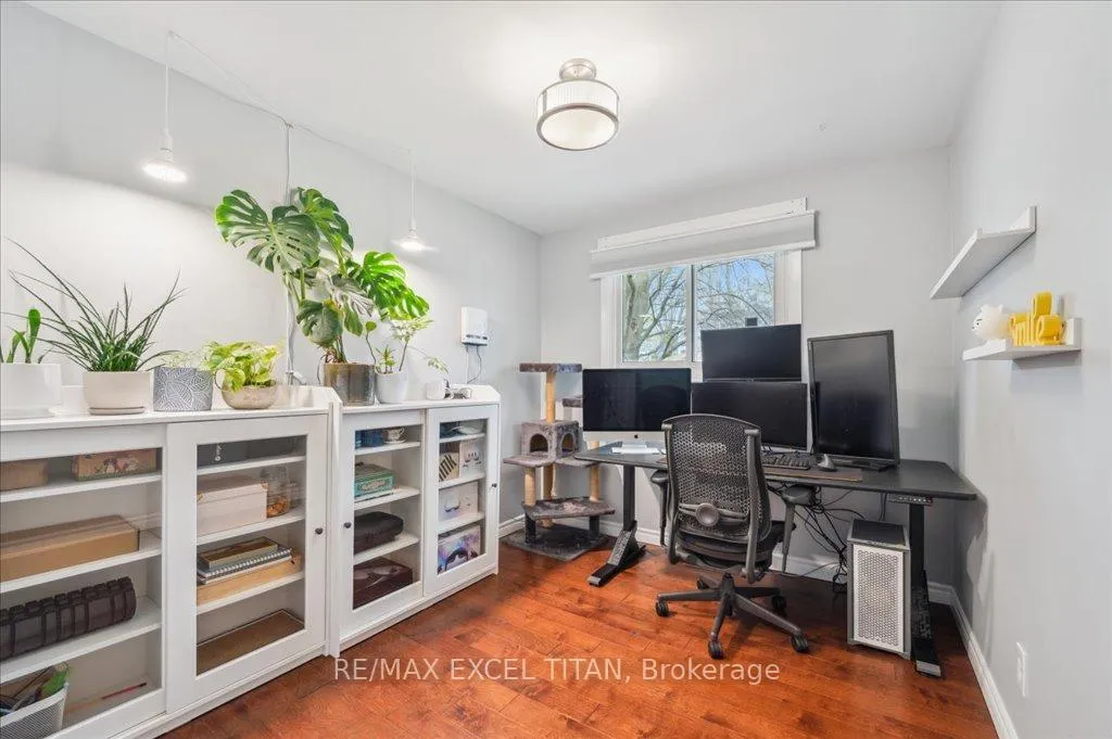 Photo 17 of 147 Coach Hill Drive, Kitchener — HOMEH
