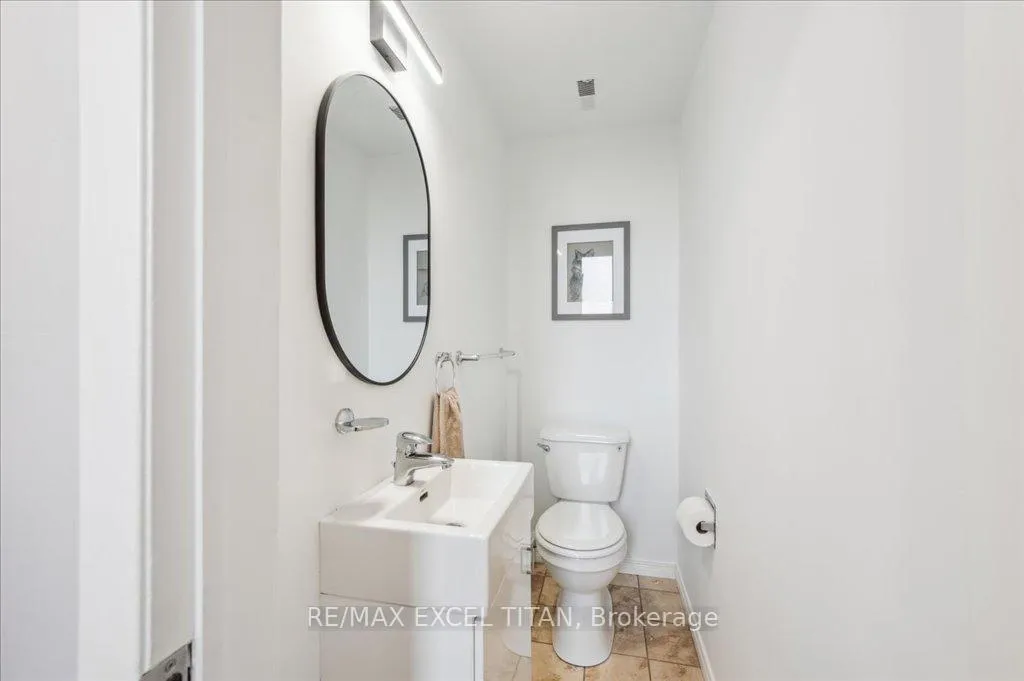 Photo 26 of 147 Coach Hill Drive, Kitchener — HOMEH