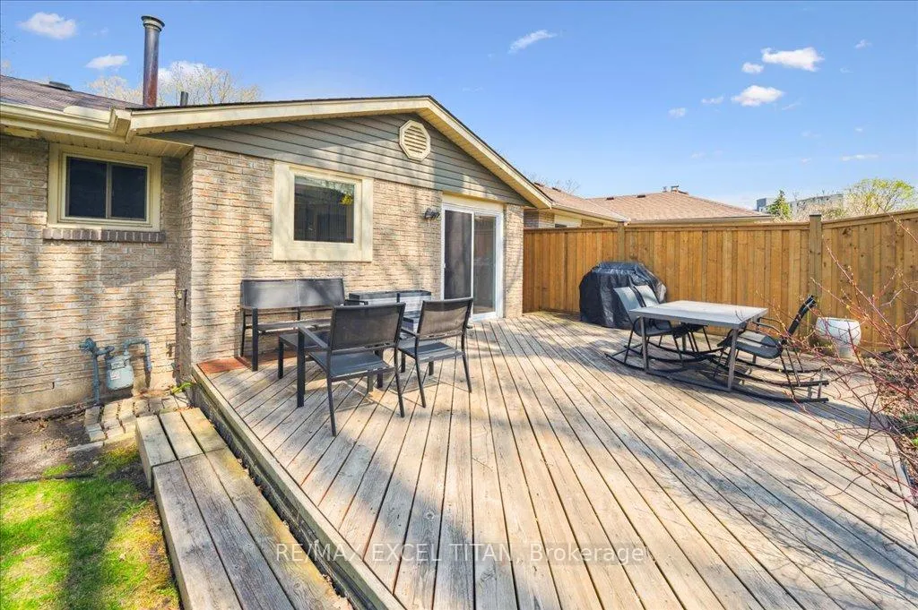 Photo 27 of 147 Coach Hill Drive, Kitchener — HOMEH
