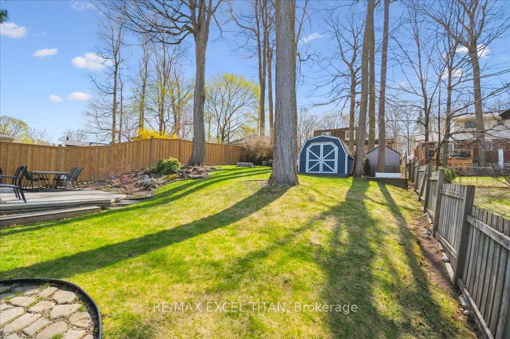 Photo 31 of 147 Coach Hill Drive, Kitchener — HOMEH