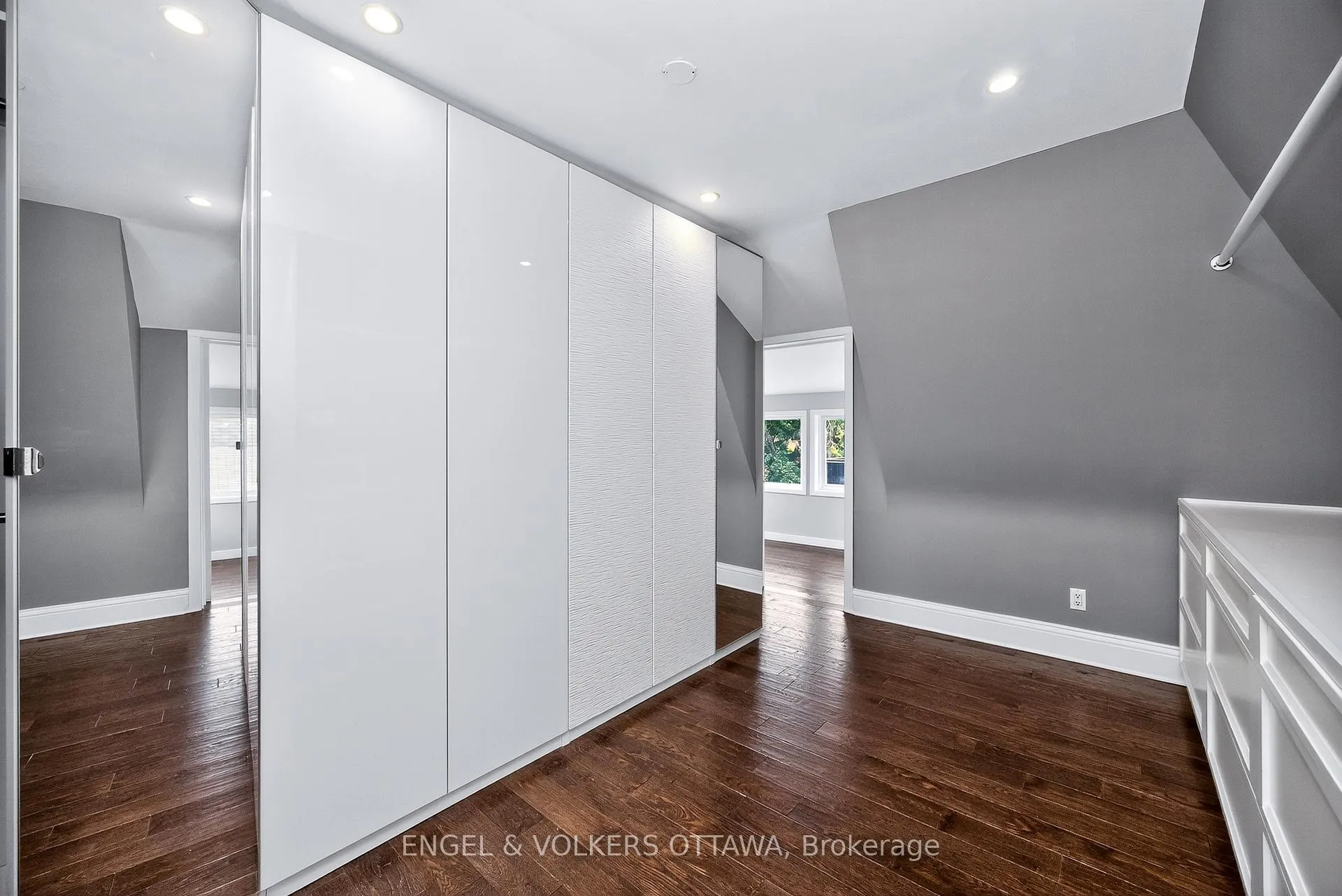 Photo 32 of 172 Cartier Street N, Ottawa, Ottawa Centre/Golden Triangle — HOMEH
