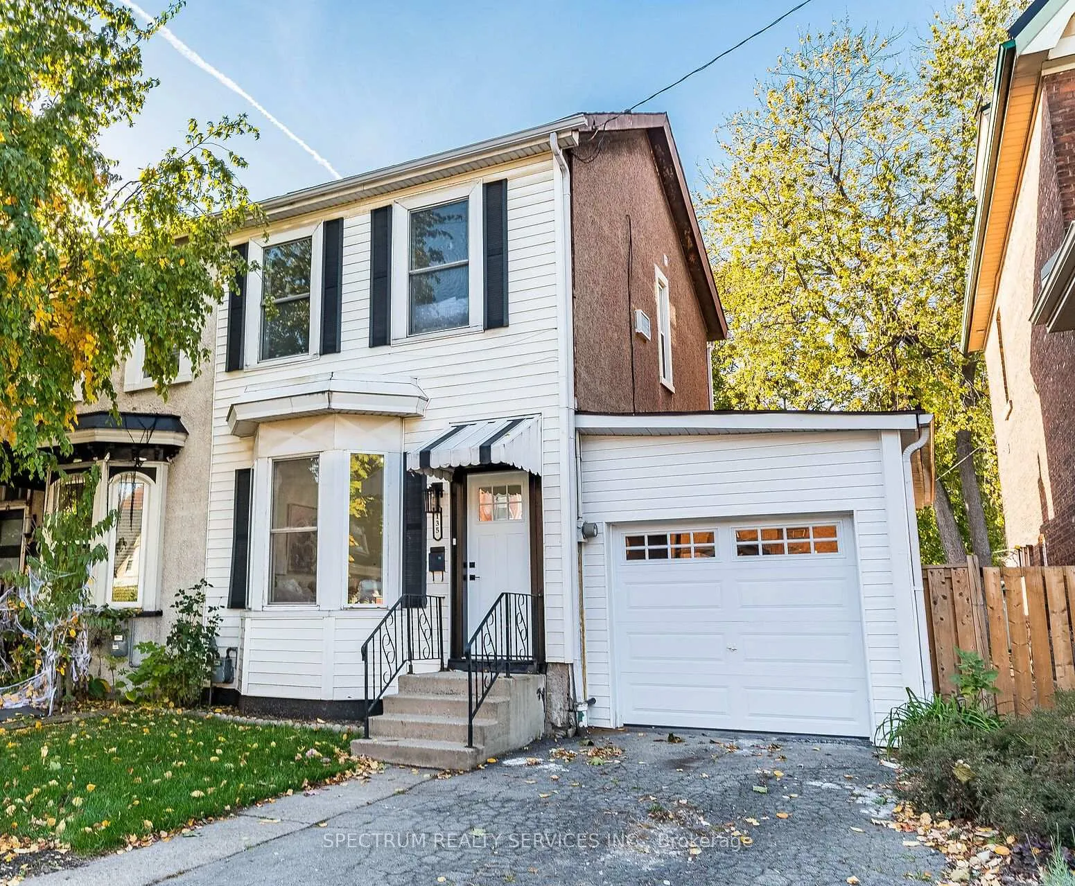 Front of 135 East Avenue N