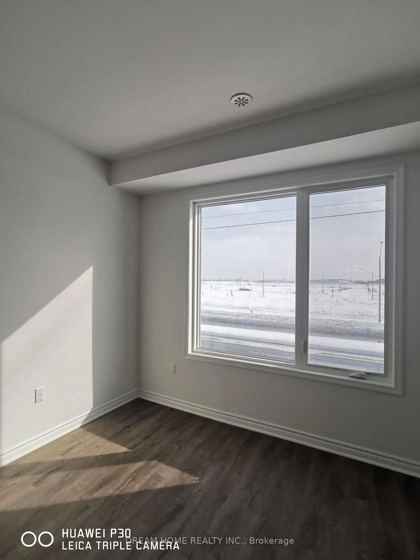 Photo 15 of 40 Pearen Lane, Barrie, Rural Barrie Southwest — HOMEH