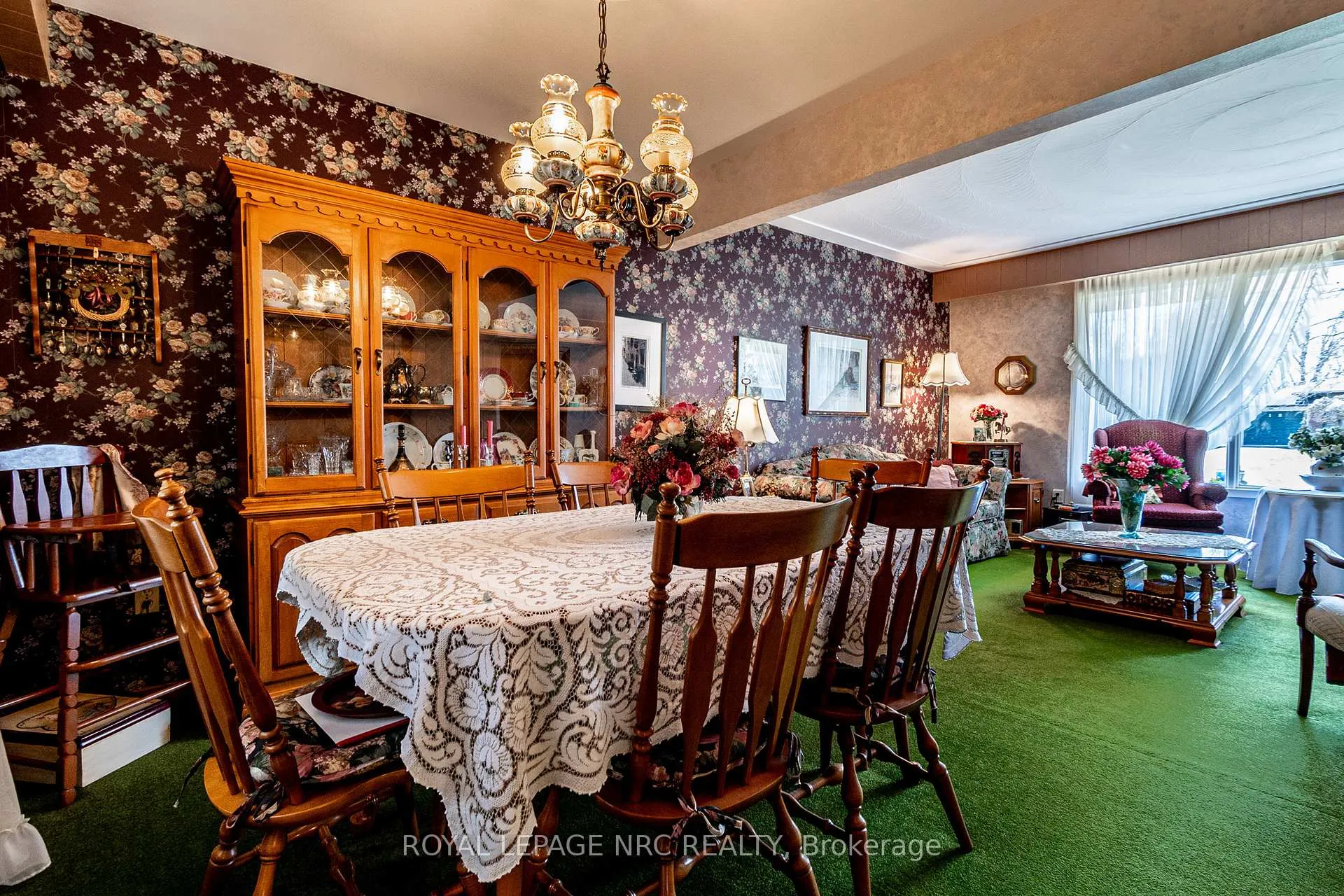 Photo 8 of 17 Old Coach Road, St. Catharines, Lakeshore — HOMEH