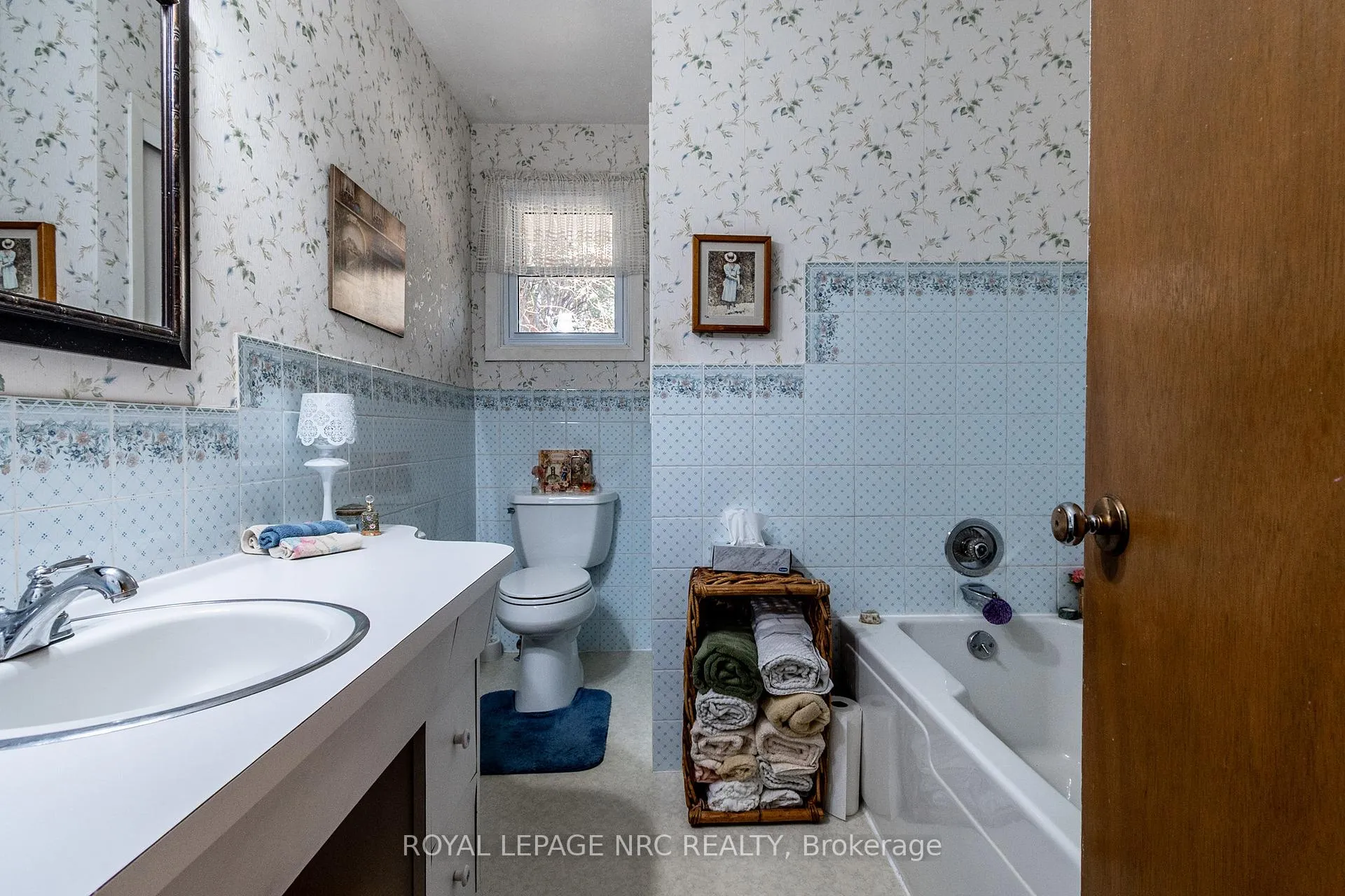 Photo 14 of 17 Old Coach Road, St. Catharines, Lakeshore — HOMEH