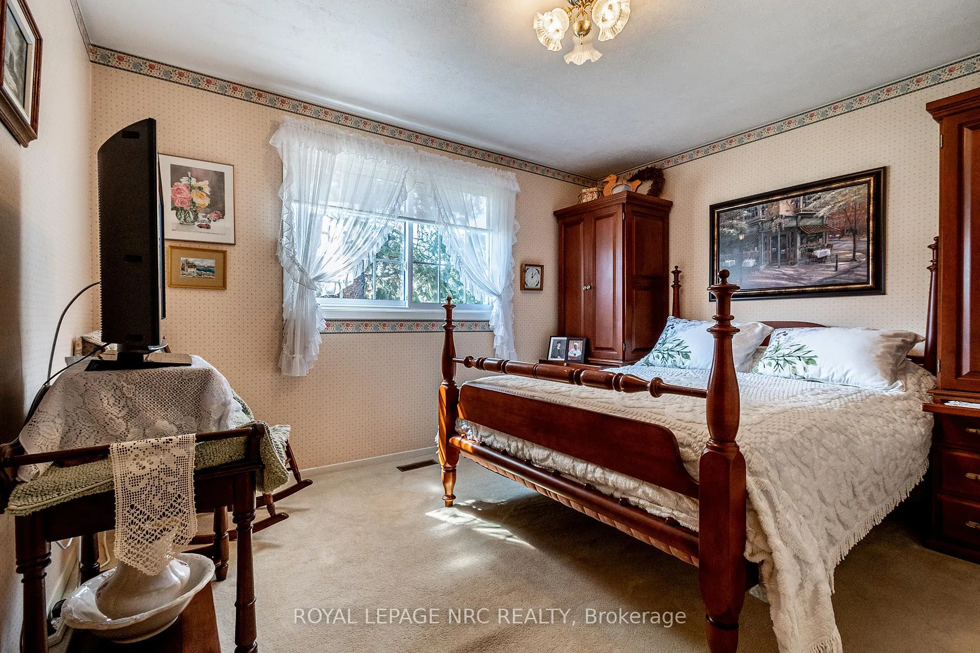 Photo 15 of 17 Old Coach Road, St. Catharines, Lakeshore — HOMEH