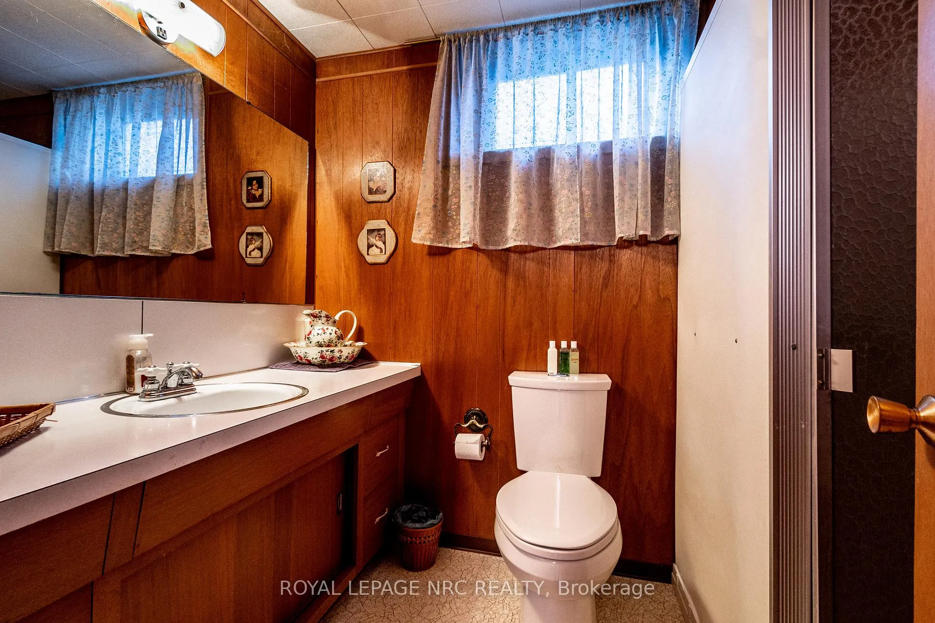 Photo 25 of 17 Old Coach Road, St. Catharines, Lakeshore — HOMEH