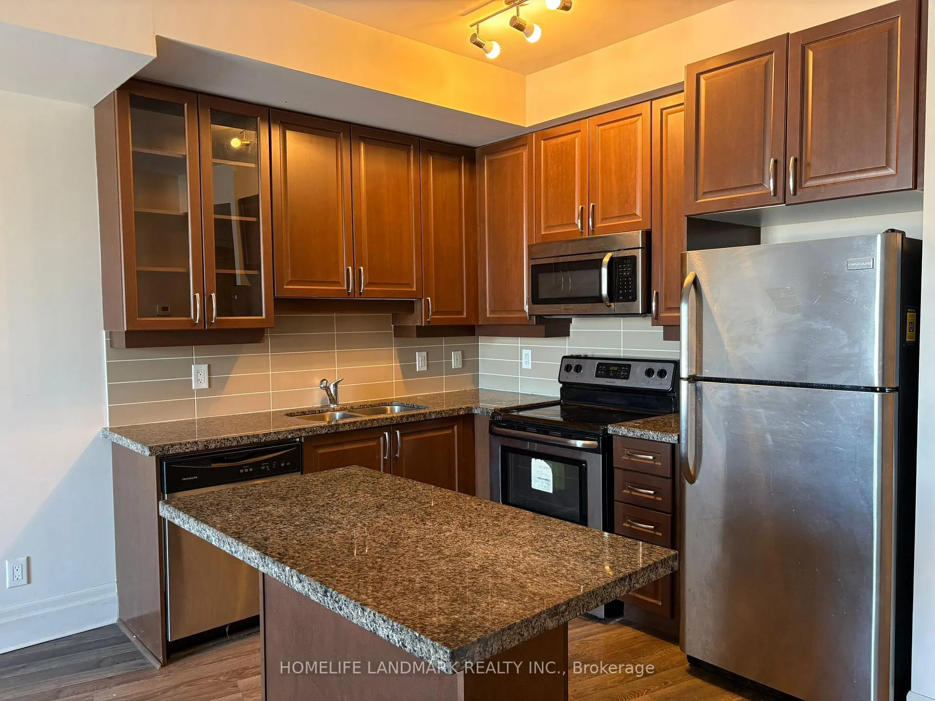Photo 4 of Unit 309, 151 Upper Duke Crescent, Markham, Unionville — HOMEH