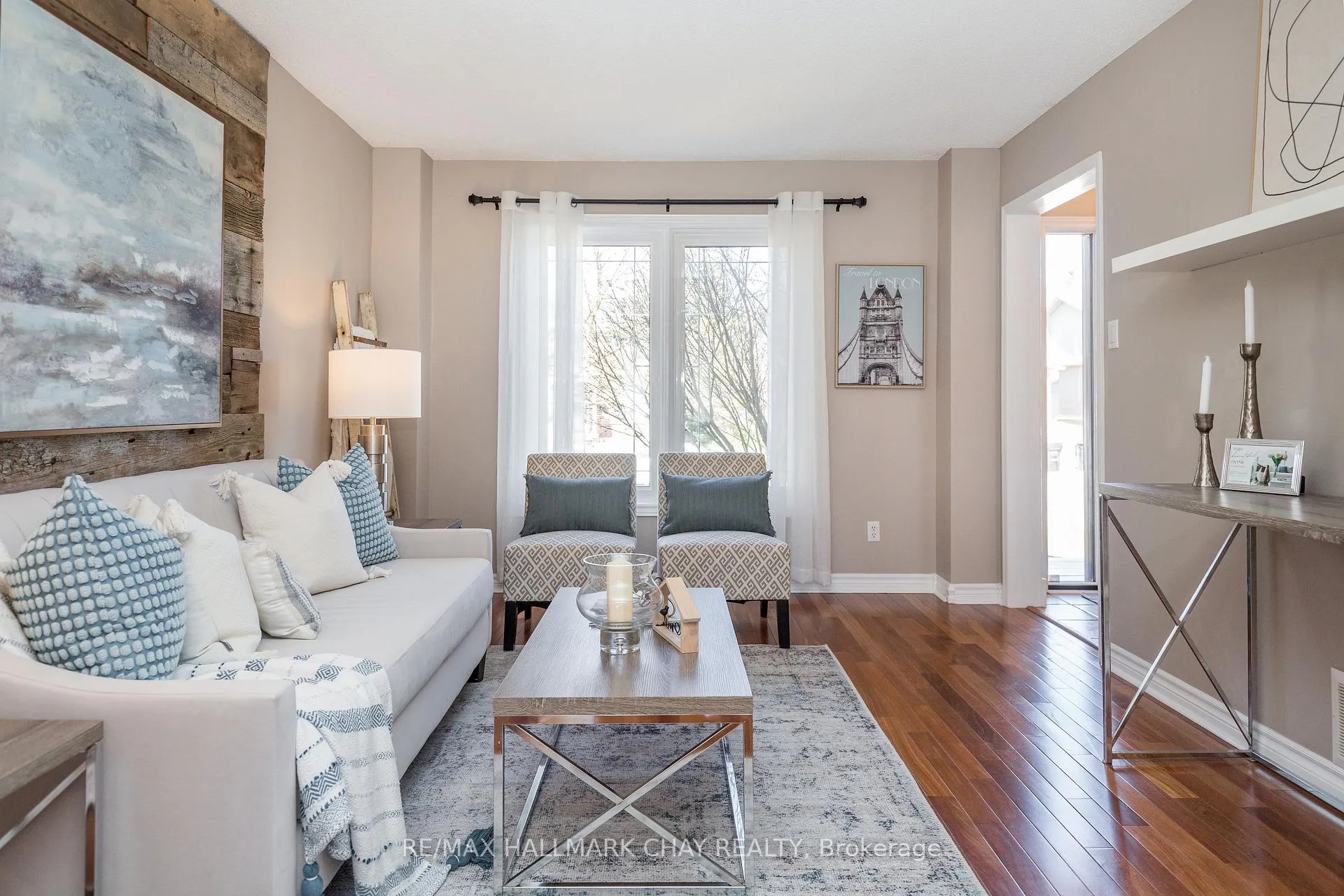 Photo 3 of 11 Heritage Road, Innisfil, Cookstown — HOMEH