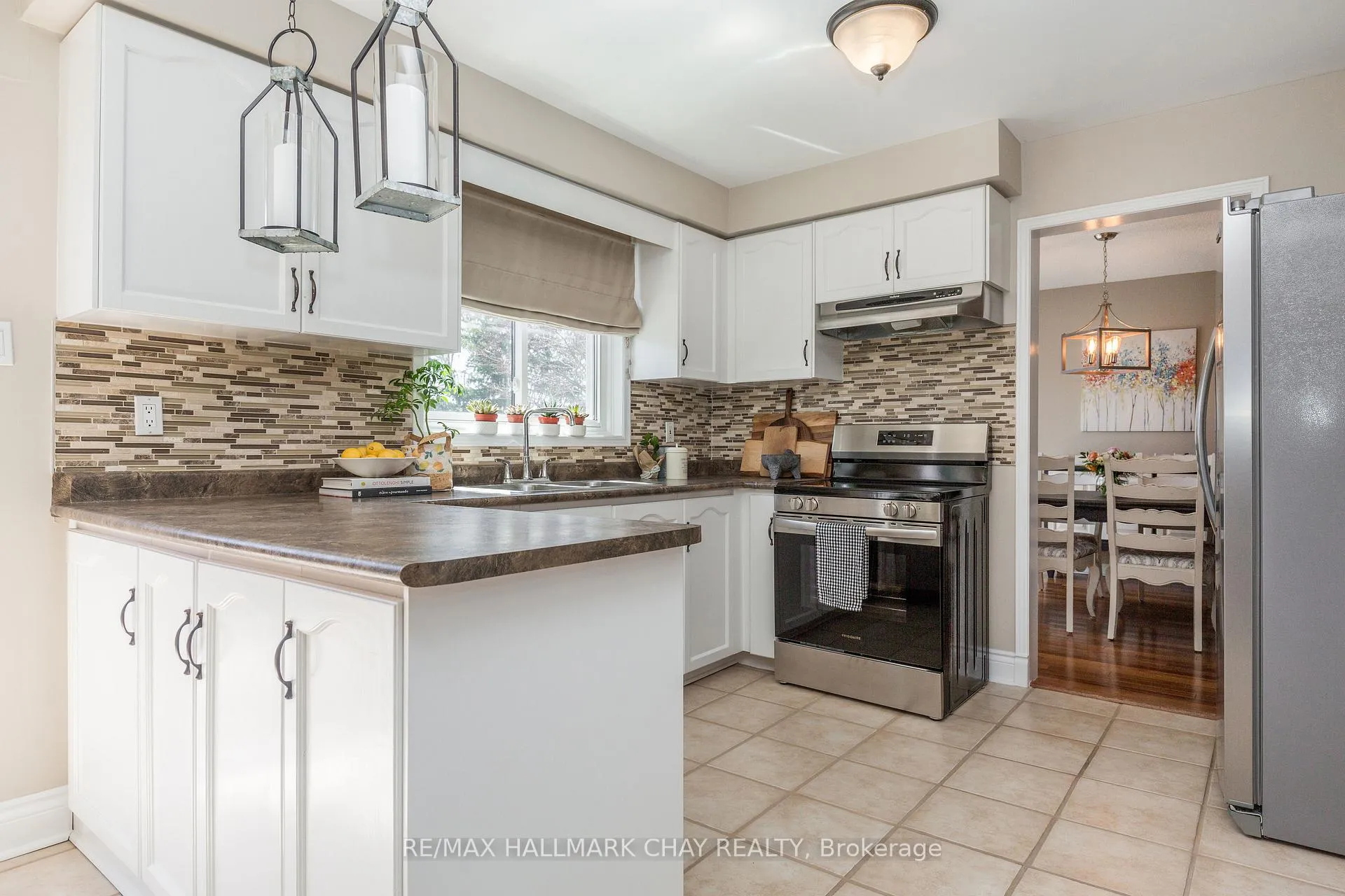 Photo 8 of 11 Heritage Road, Innisfil, Cookstown — HOMEH