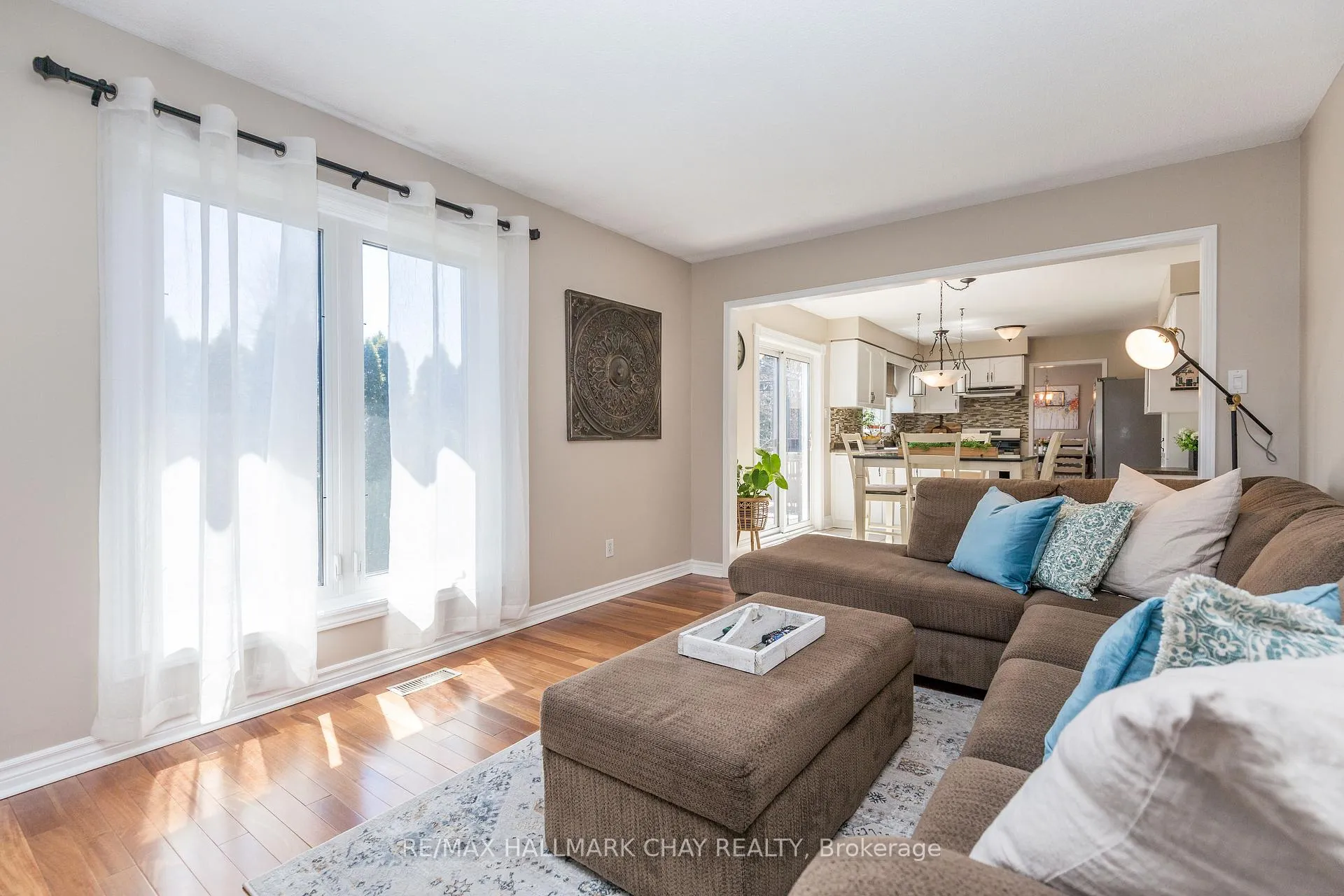 Photo 12 of 11 Heritage Road, Innisfil, Cookstown — HOMEH