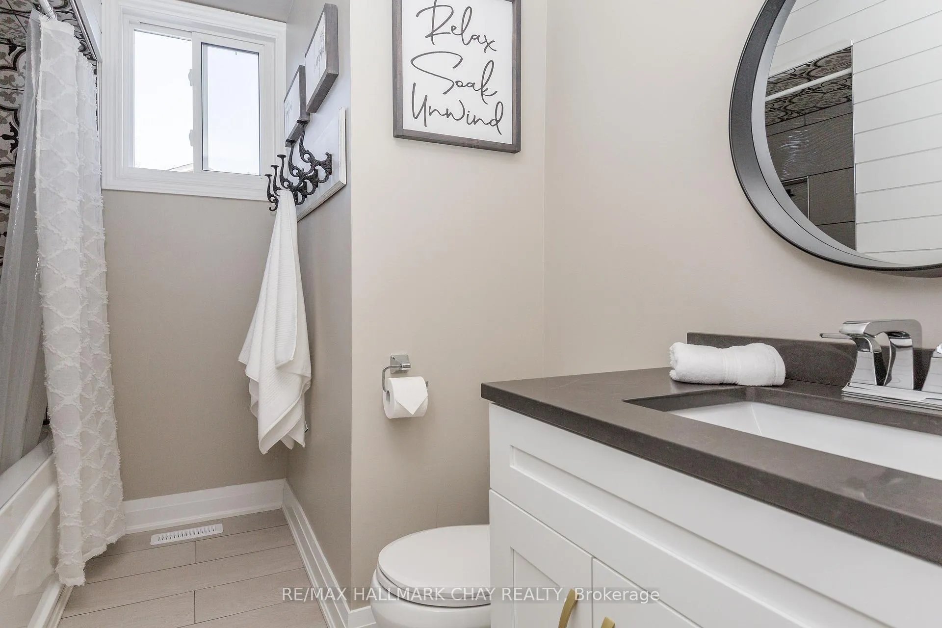 Photo 18 of 11 Heritage Road, Innisfil, Cookstown — HOMEH