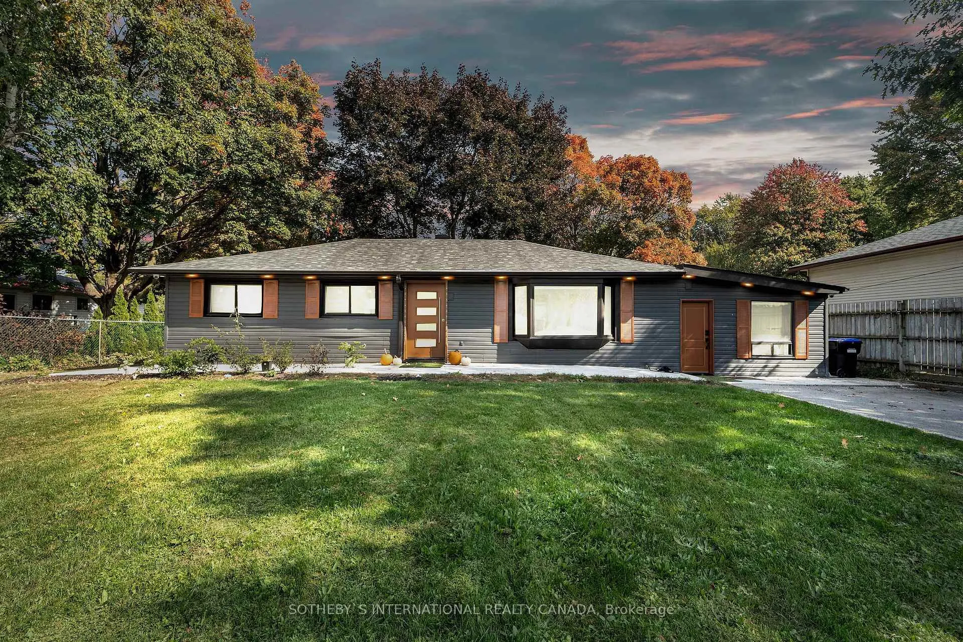 Photo 1 of 2071 Craig Road, Innisfil, Alcona — HOMEH