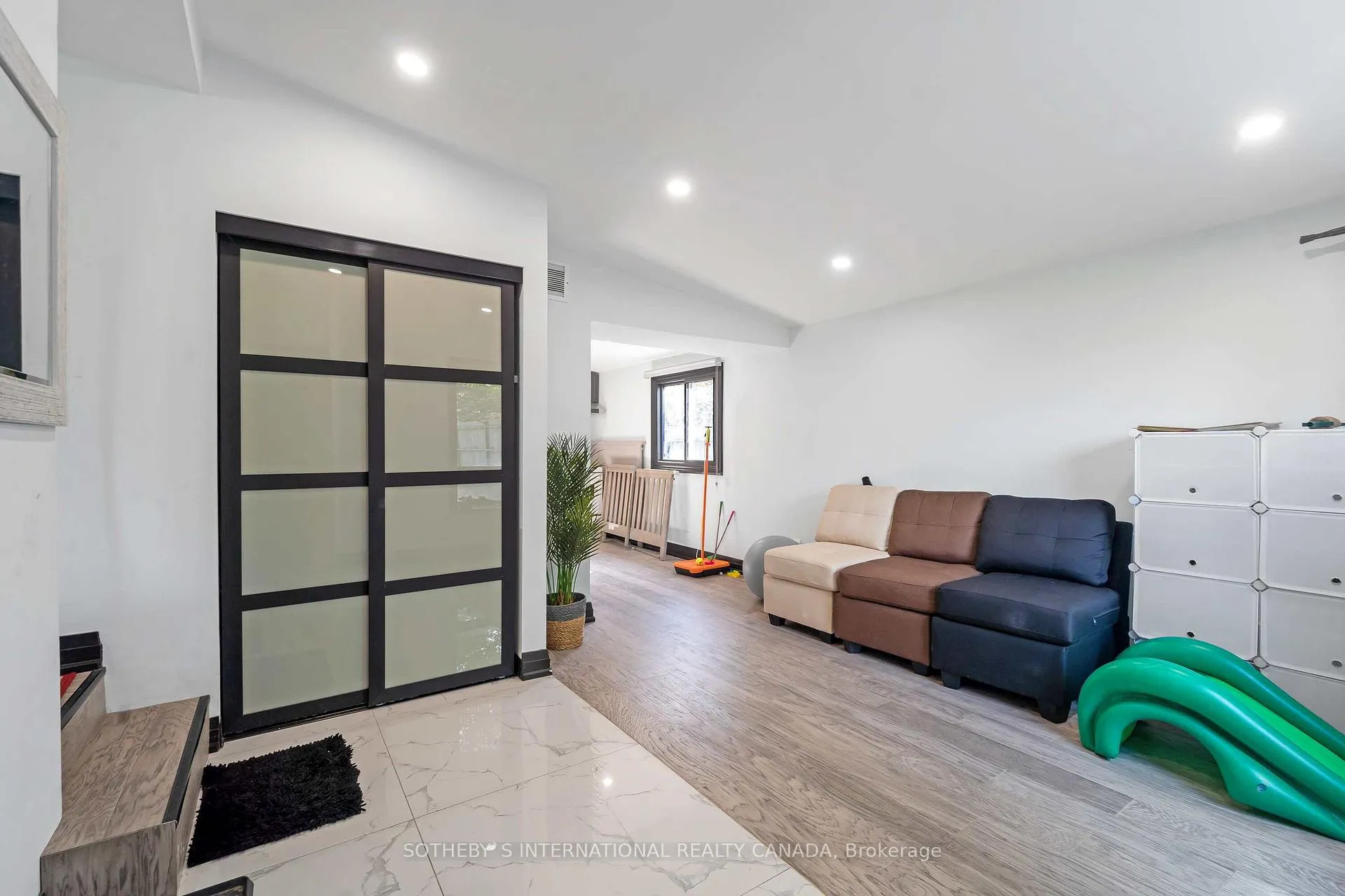 Photo 33 of 2071 Craig Road, Innisfil, Alcona — HOMEH