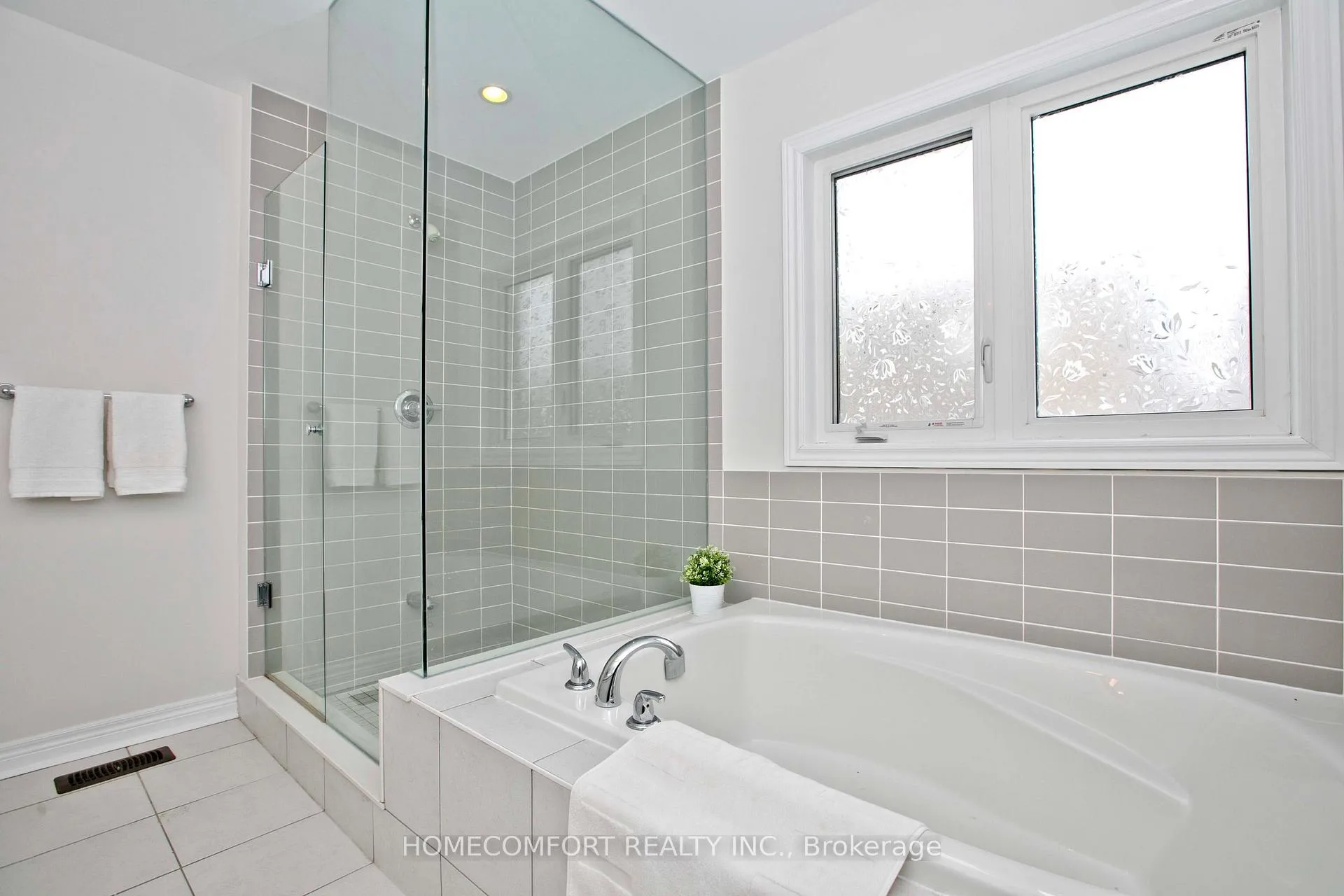 Photo 17 of 1158 Cactus Crescent, Pickering, Rural Pickering — HOMEH
