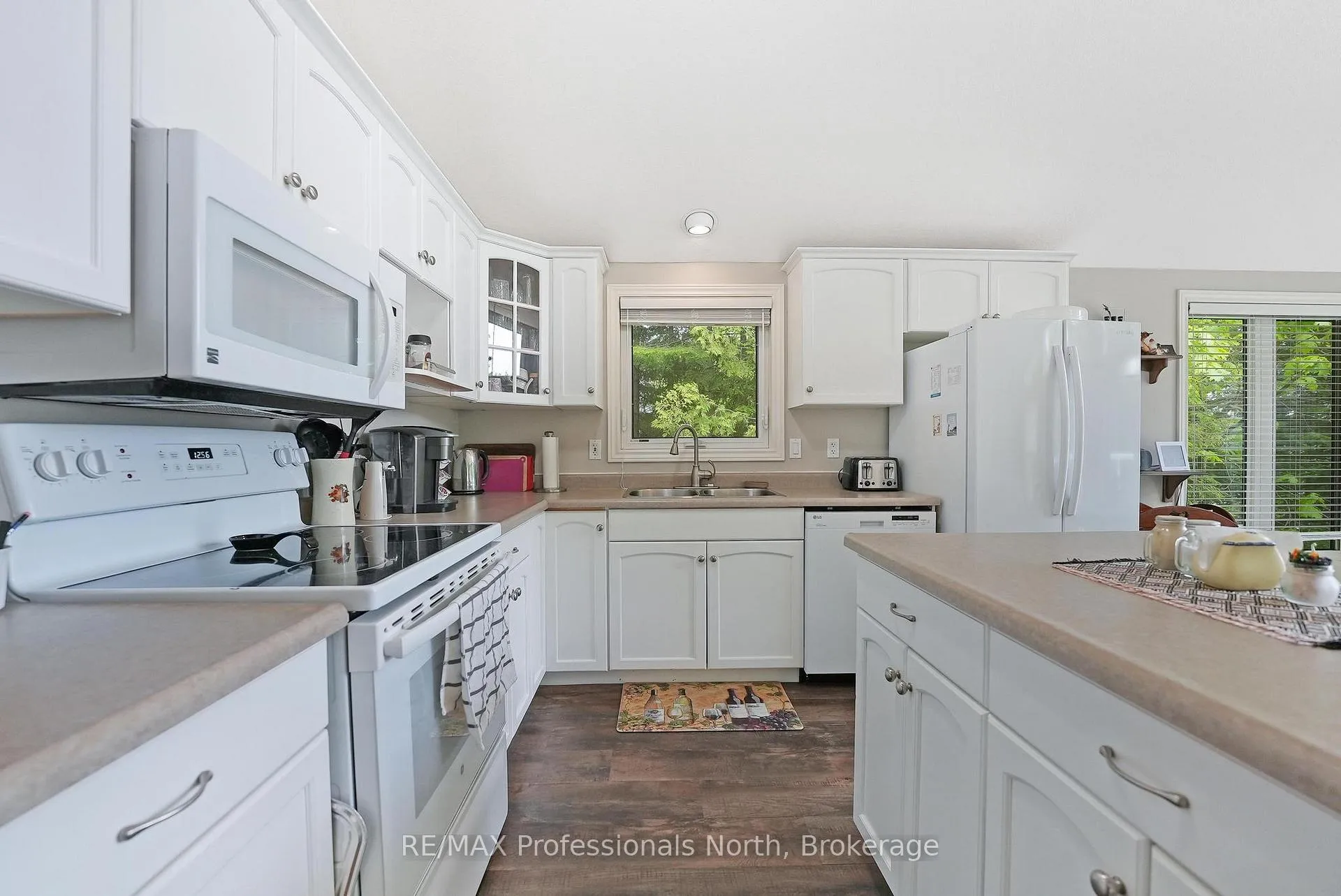 Photo 15 of 1093 Comak Crescent, Algonquin Highlands, Sherborne — HOMEH