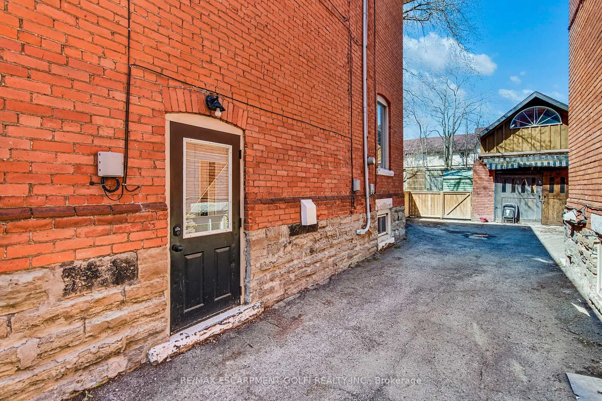 Photo 16 of 20 Locke Street S, Hamilton, Strathcona — HOMEH