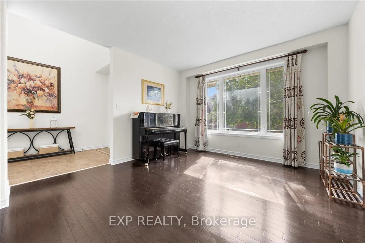 Photo 5 of 300 Grayburn Way, Ottawa, Barrhaven - Strandherd — HOMEH