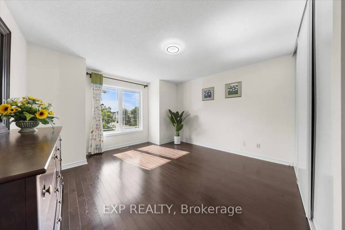 Photo 9 of 300 Grayburn Way, Ottawa, Barrhaven - Strandherd — HOMEH